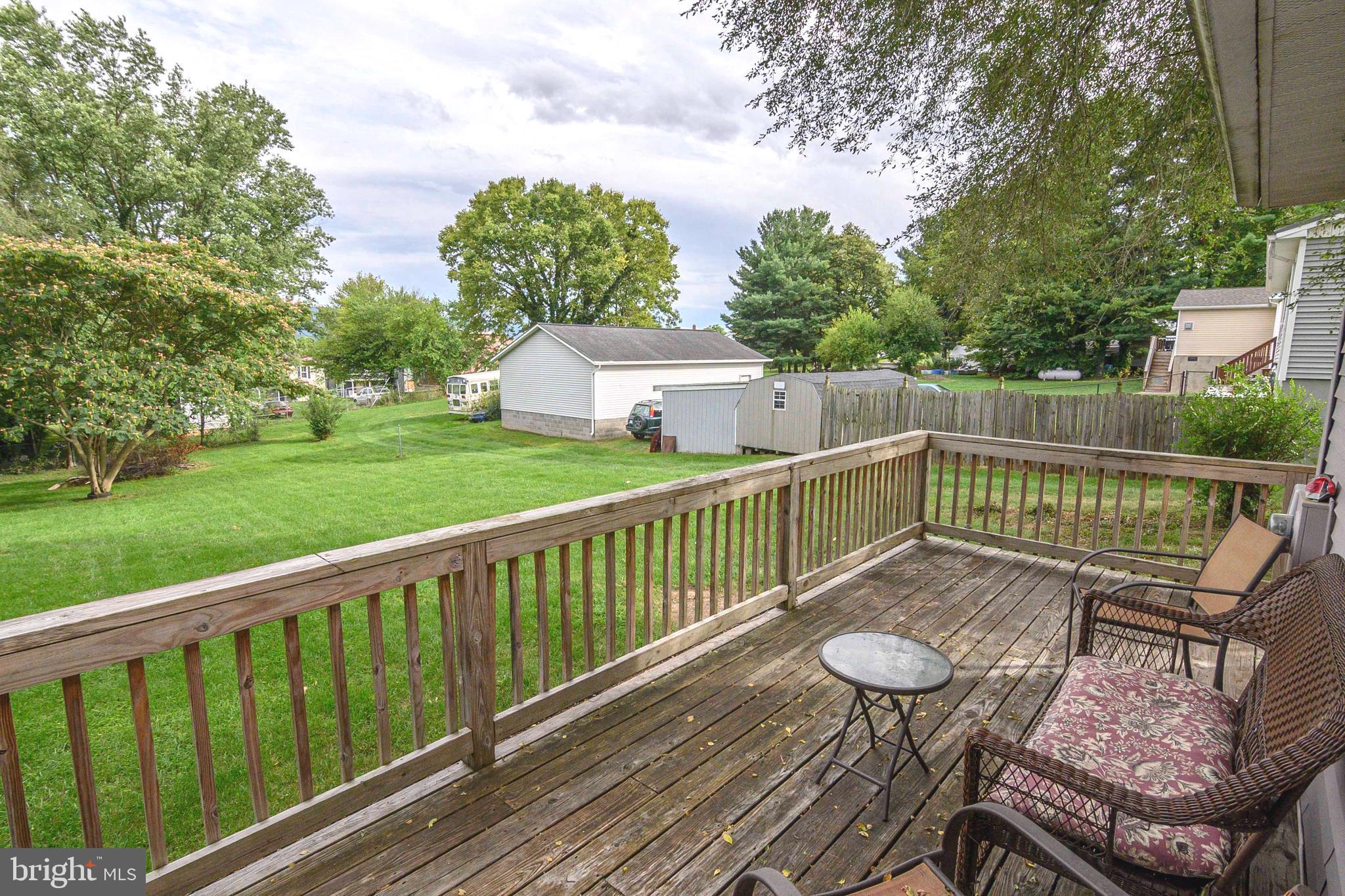 DUTCH LANE - Residential