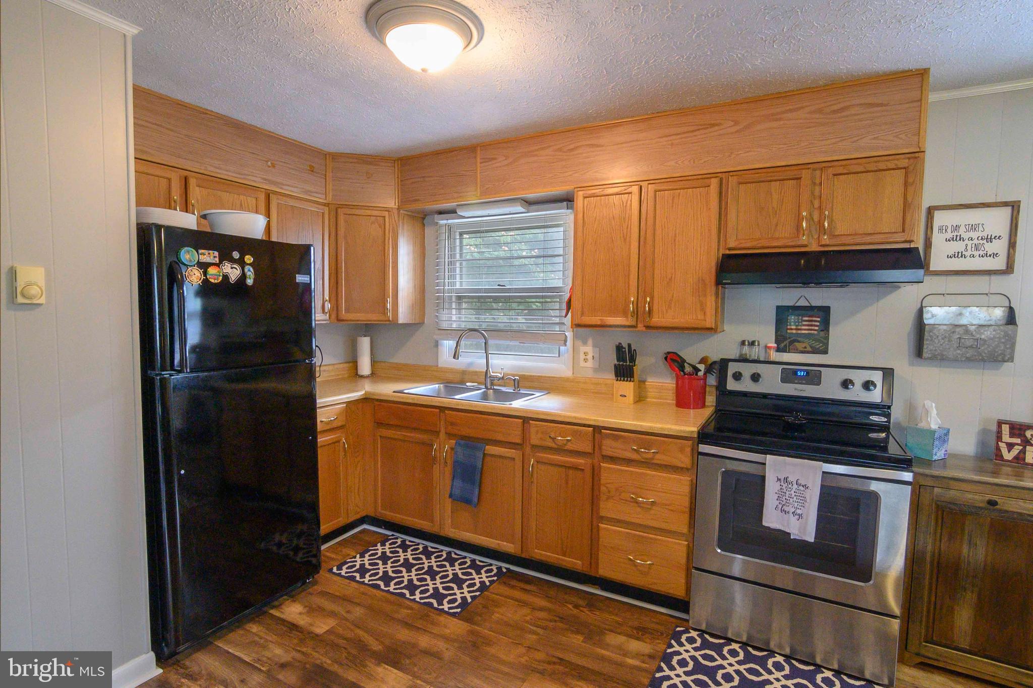 DUTCH LANE - Residential