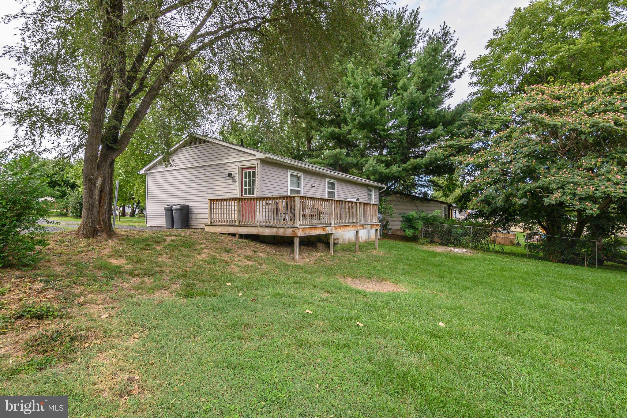 DUTCH LANE - Residential