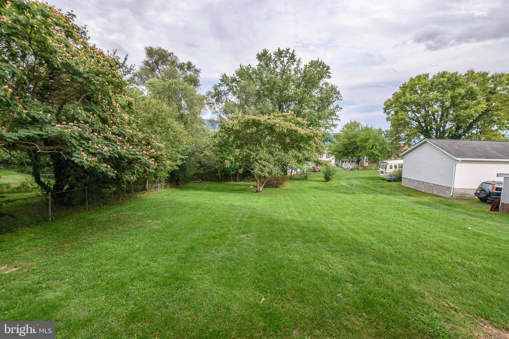 DUTCH LANE - Residential