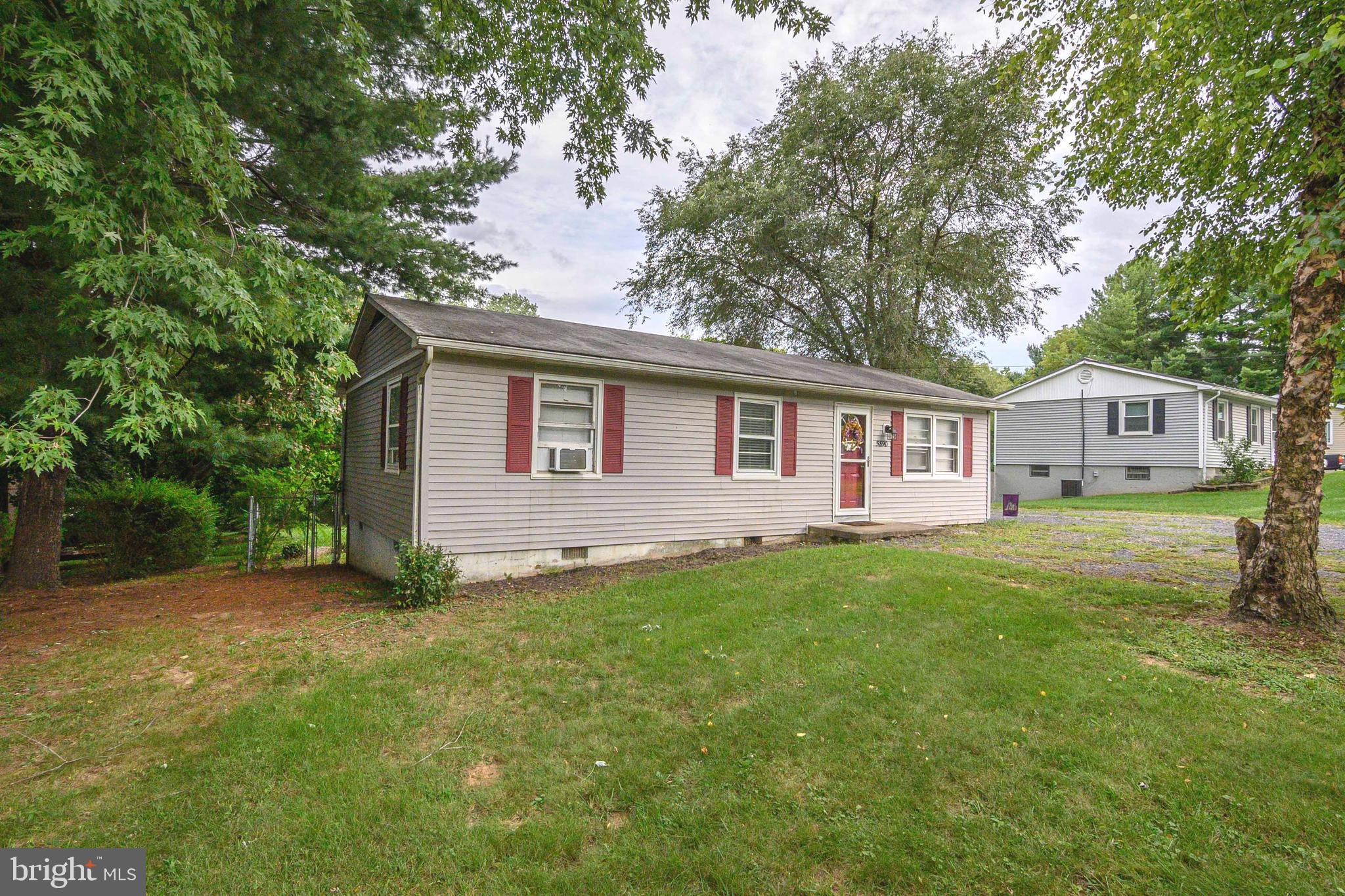 DUTCH LANE - Residential