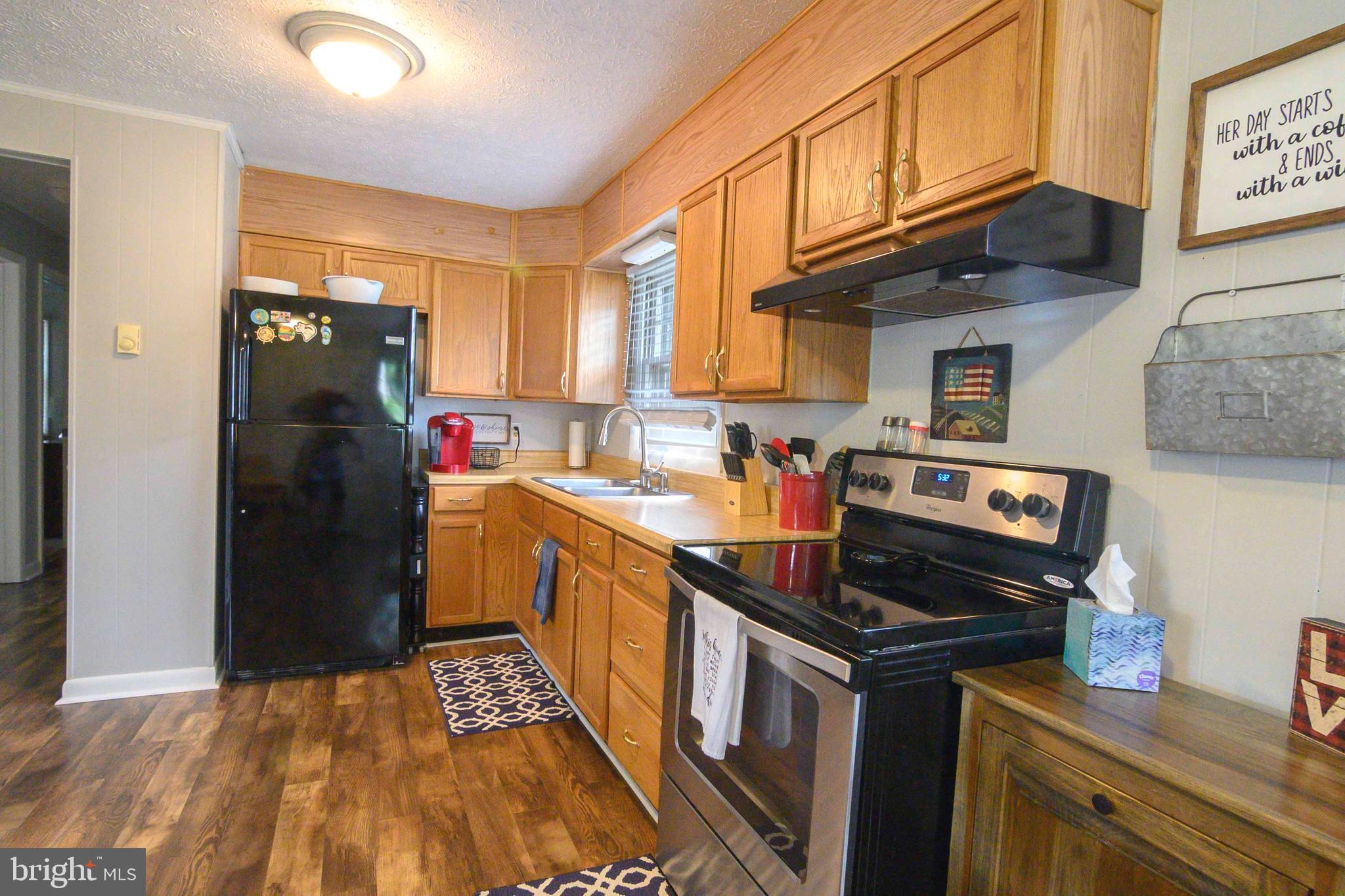 DUTCH LANE - Residential