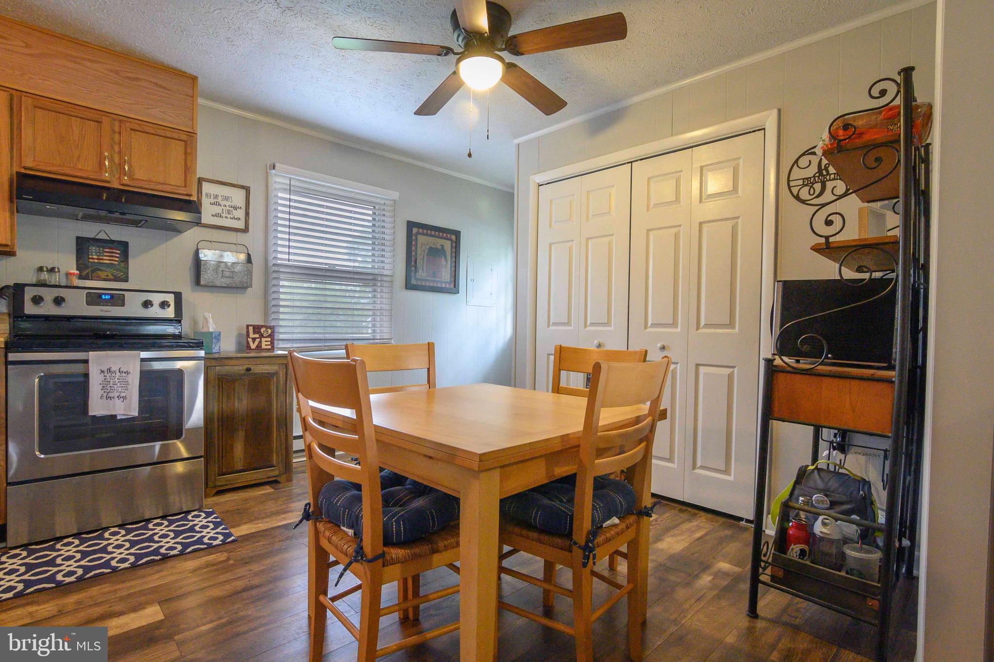 DUTCH LANE - Residential