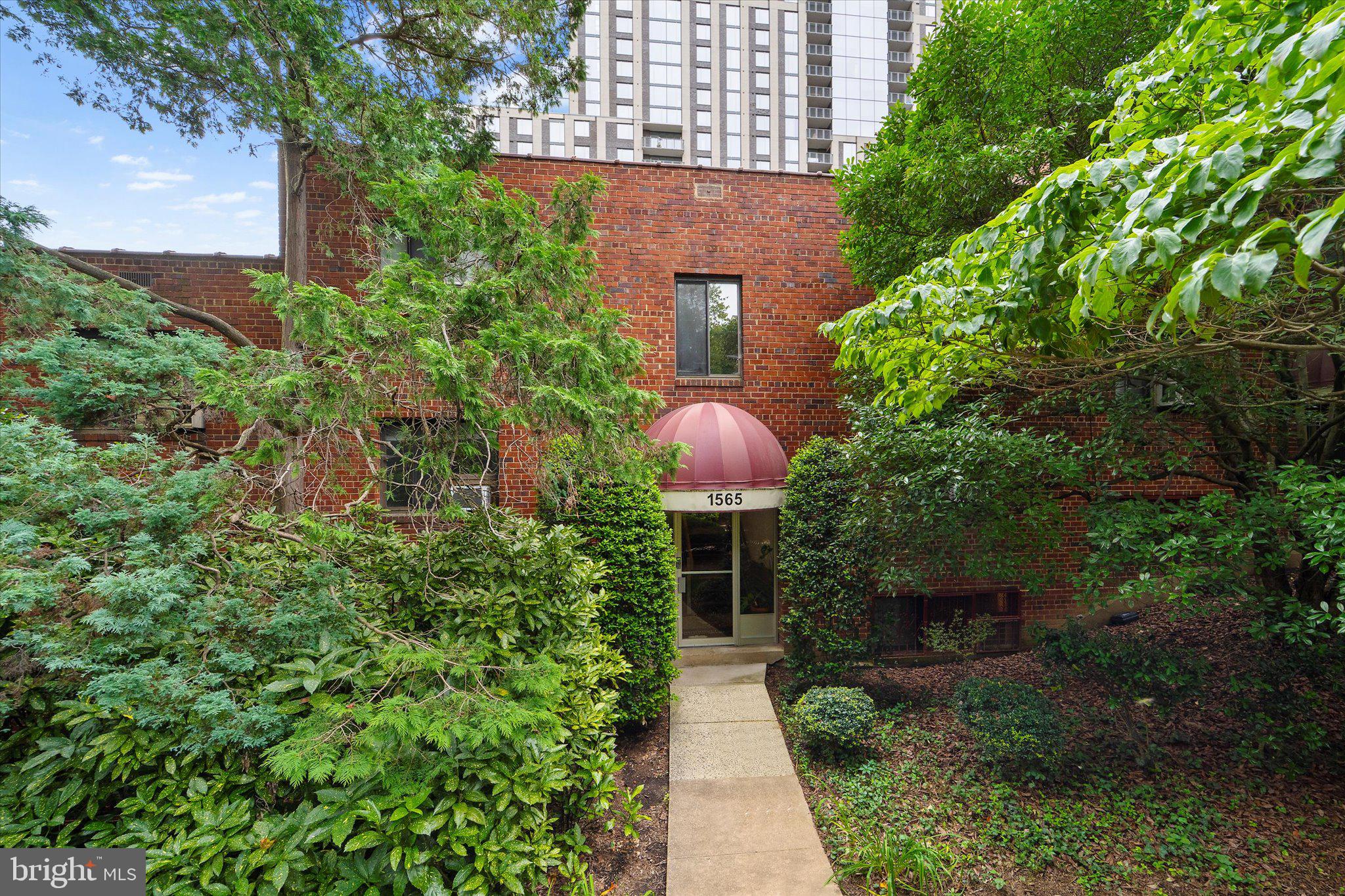 1565 N COLONIAL TERRACE 104-Z