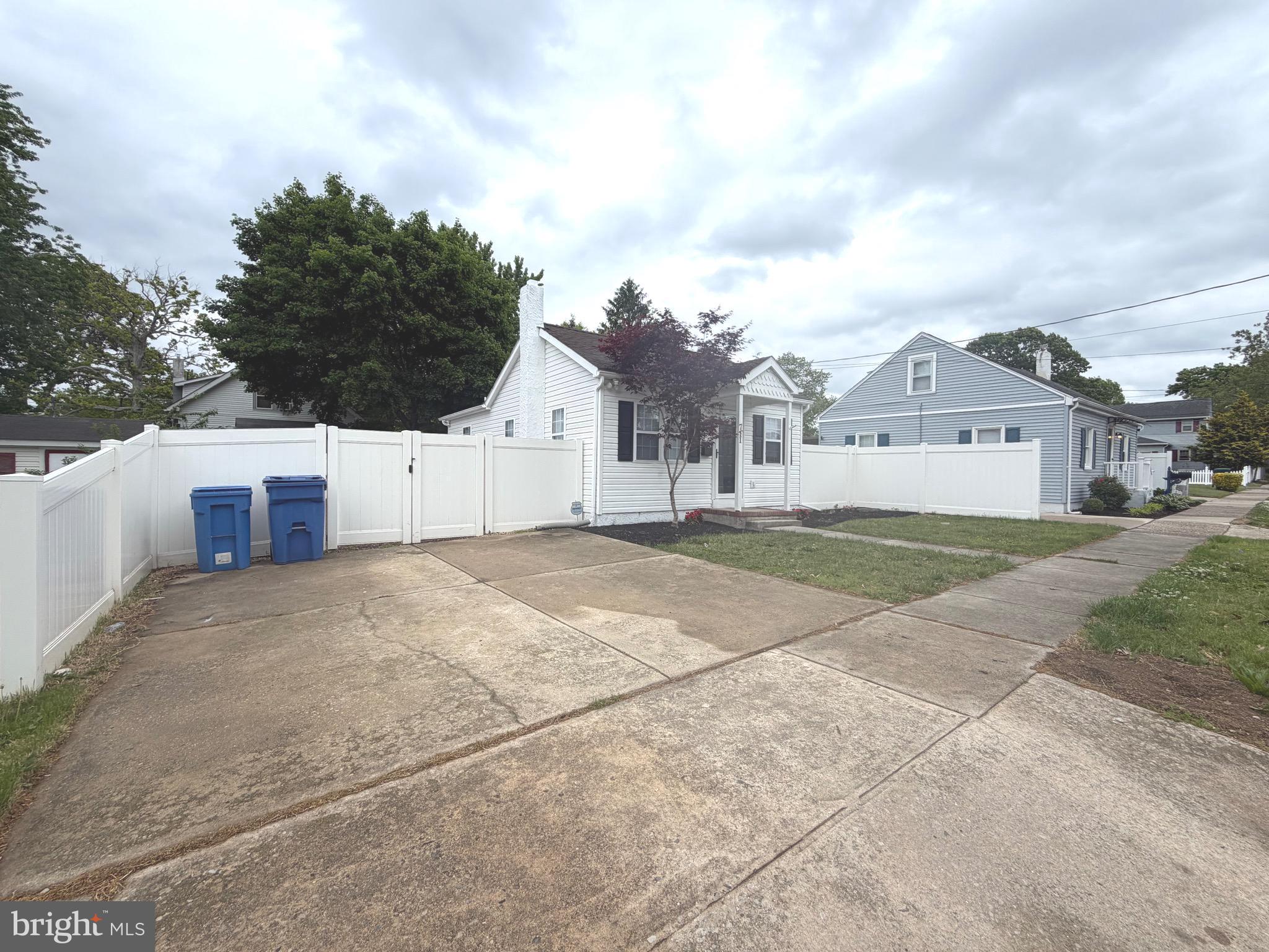 711 ASBURY AVENUE