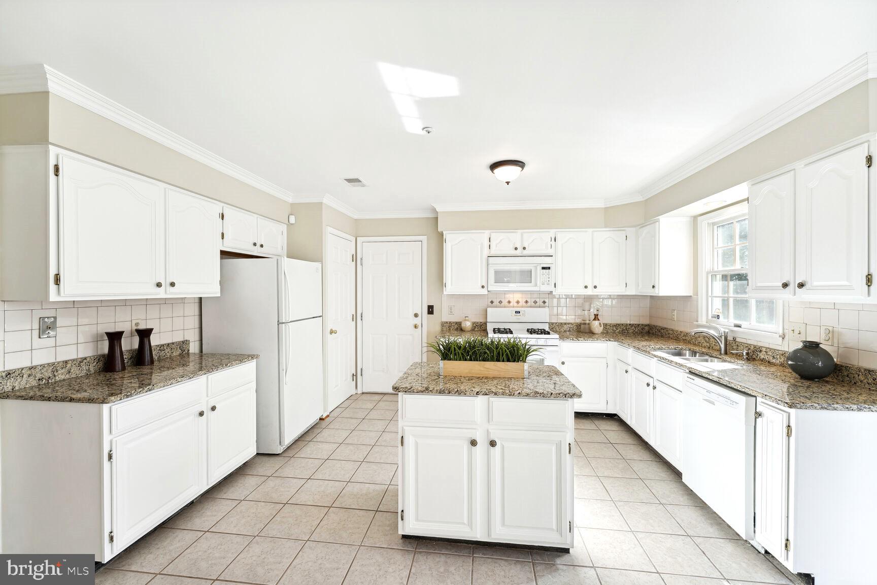 SIMMONS ACRES - Residential