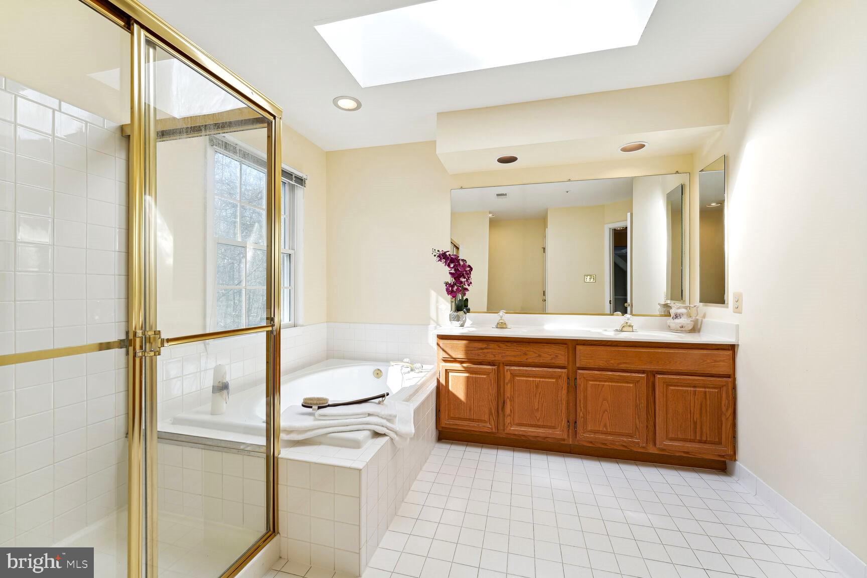 SIMMONS ACRES - Residential