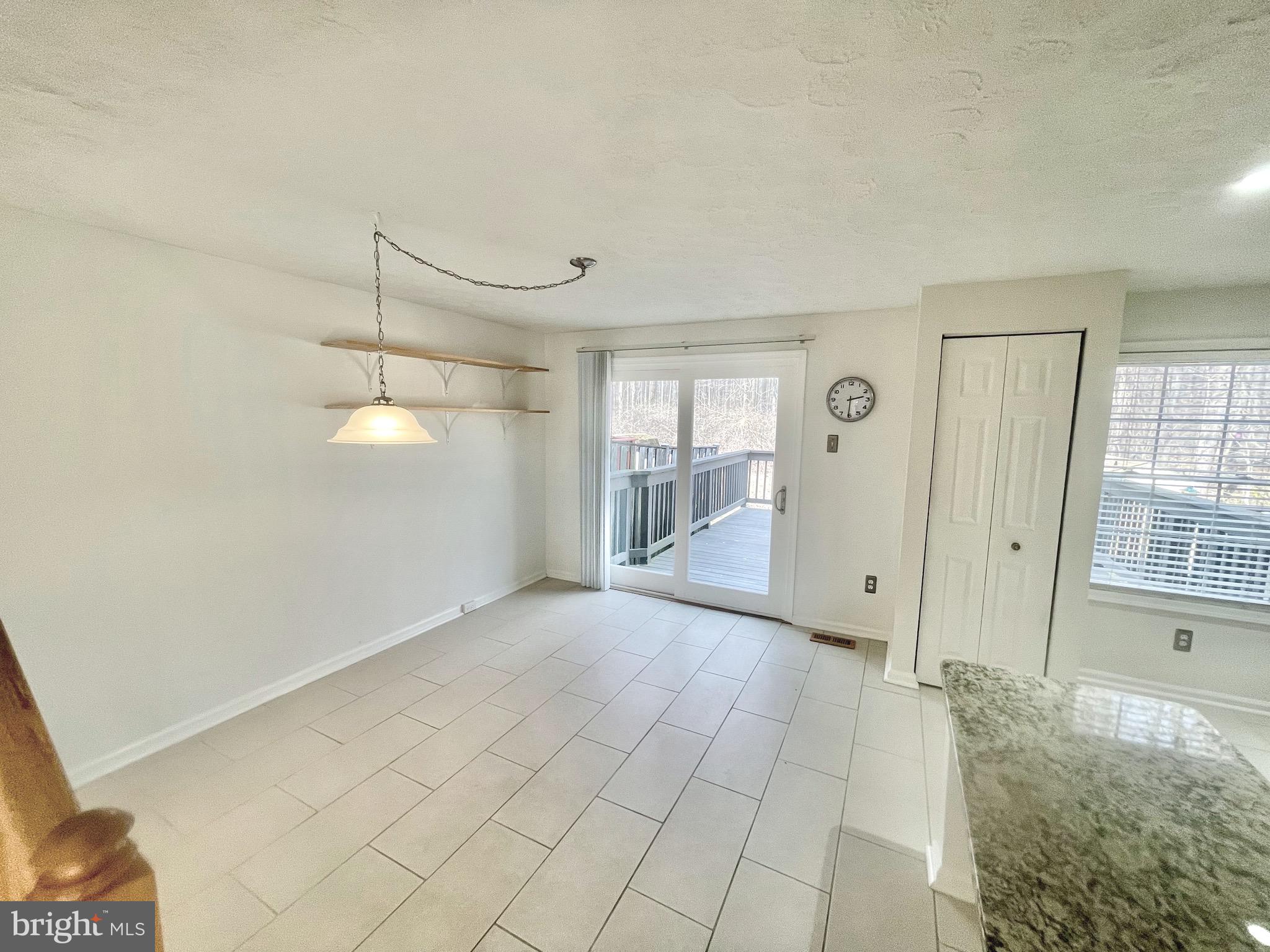 LAUREL WOODS - Residential Lease