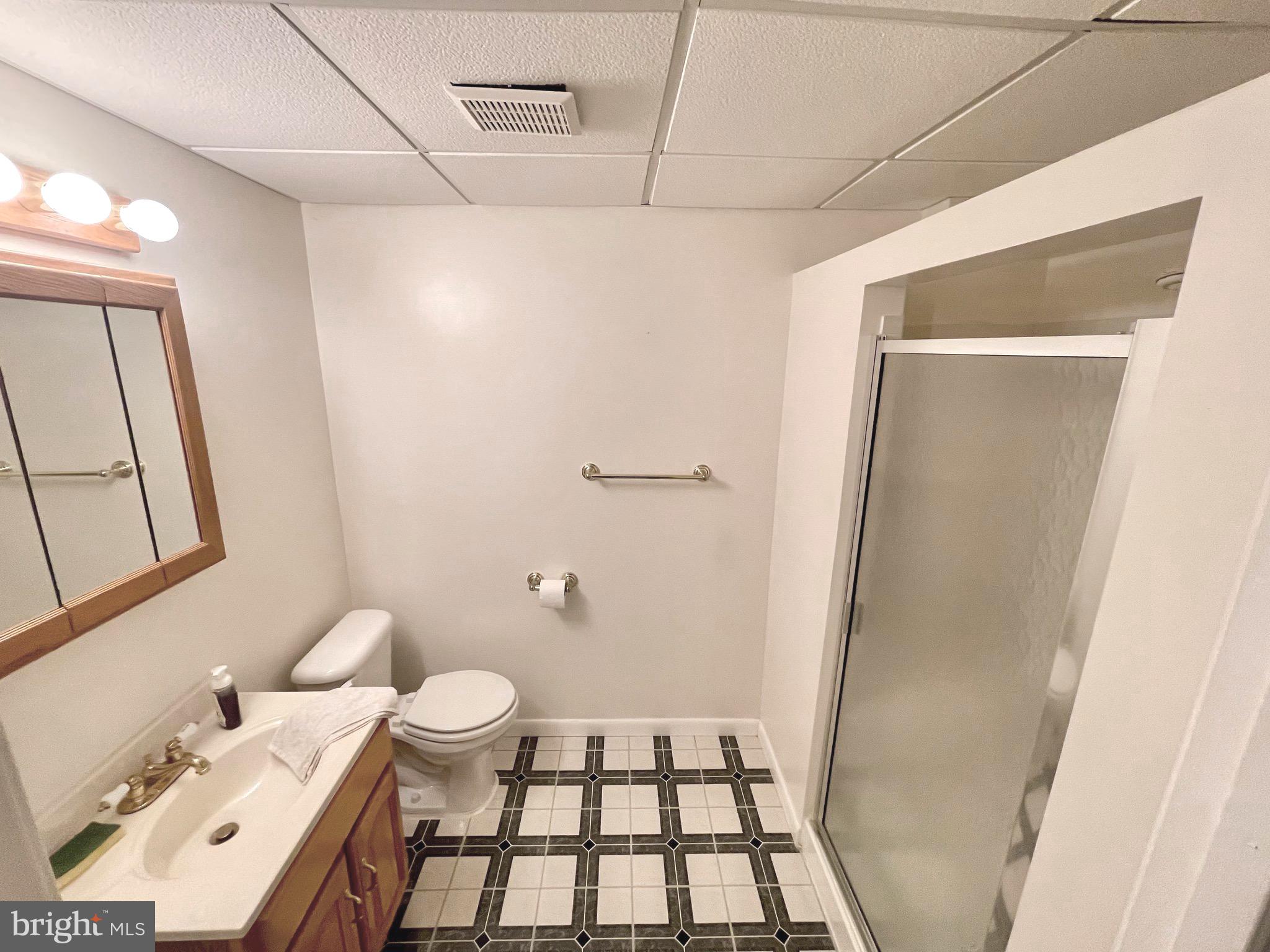 LAUREL WOODS - Residential Lease