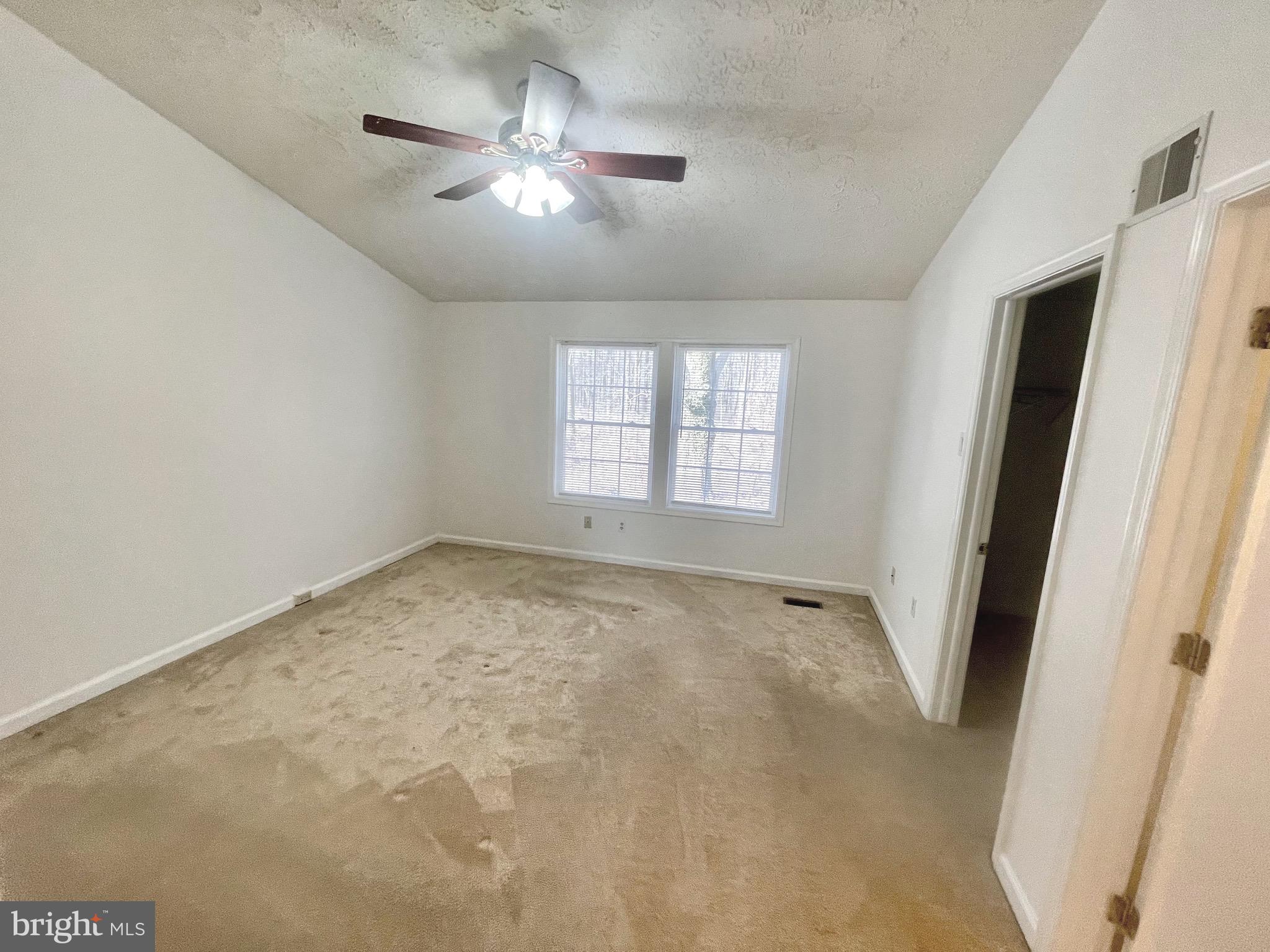 LAUREL WOODS - Residential Lease