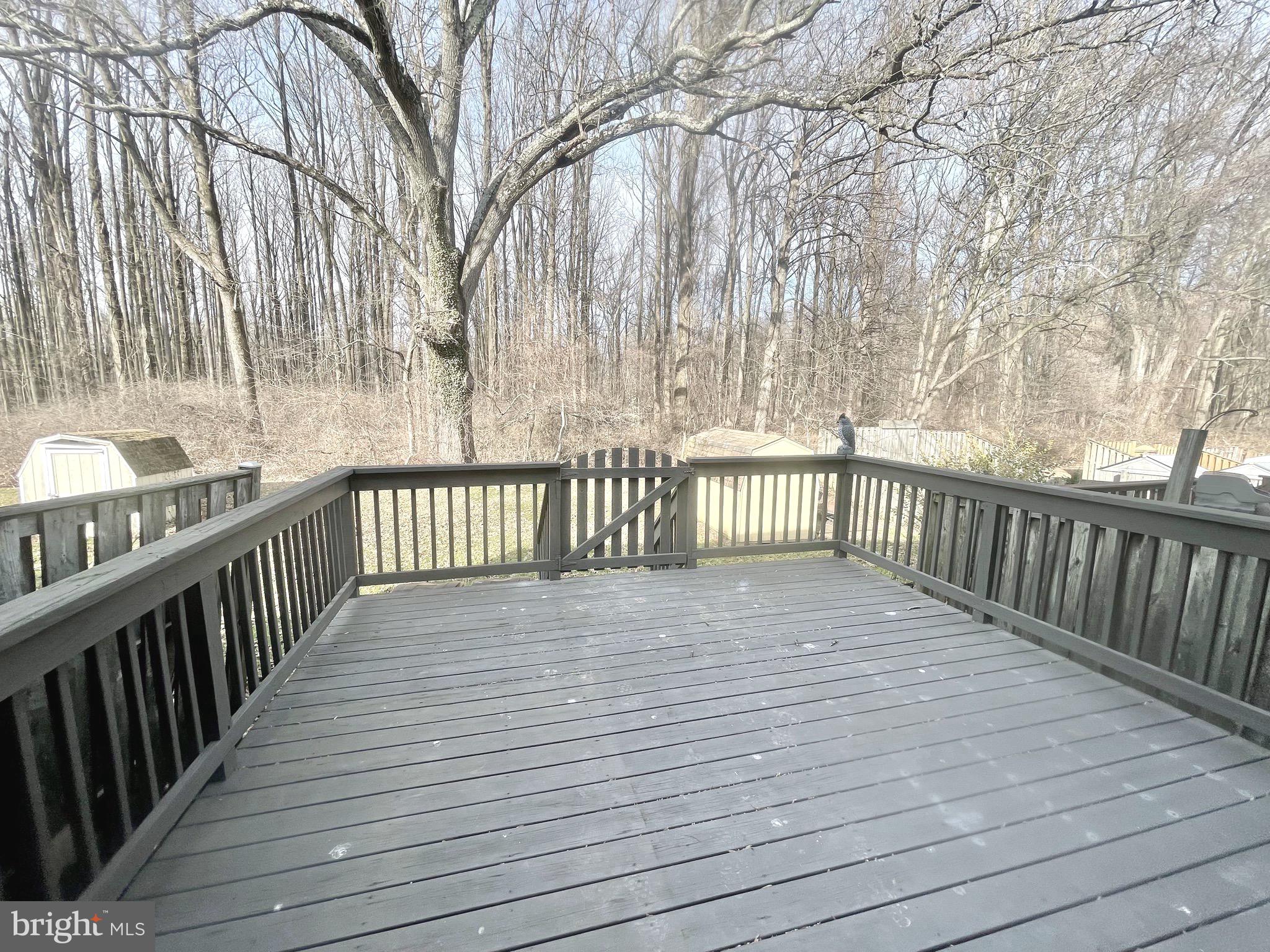 LAUREL WOODS - Residential Lease