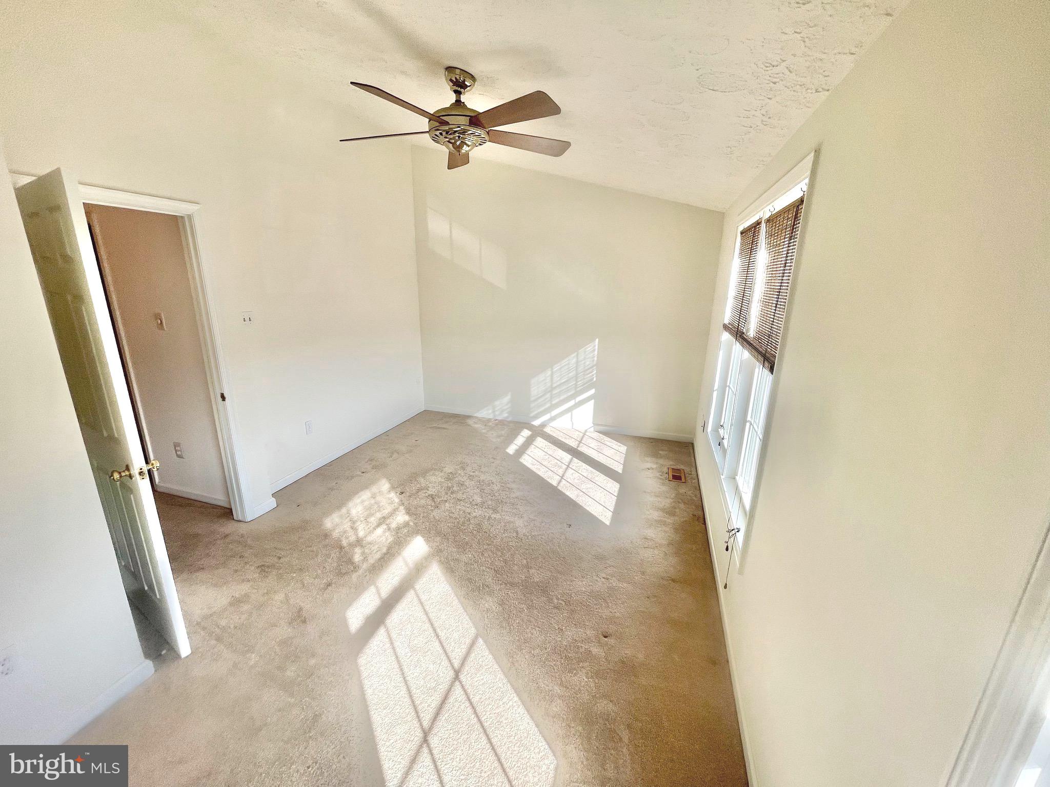 LAUREL WOODS - Residential Lease