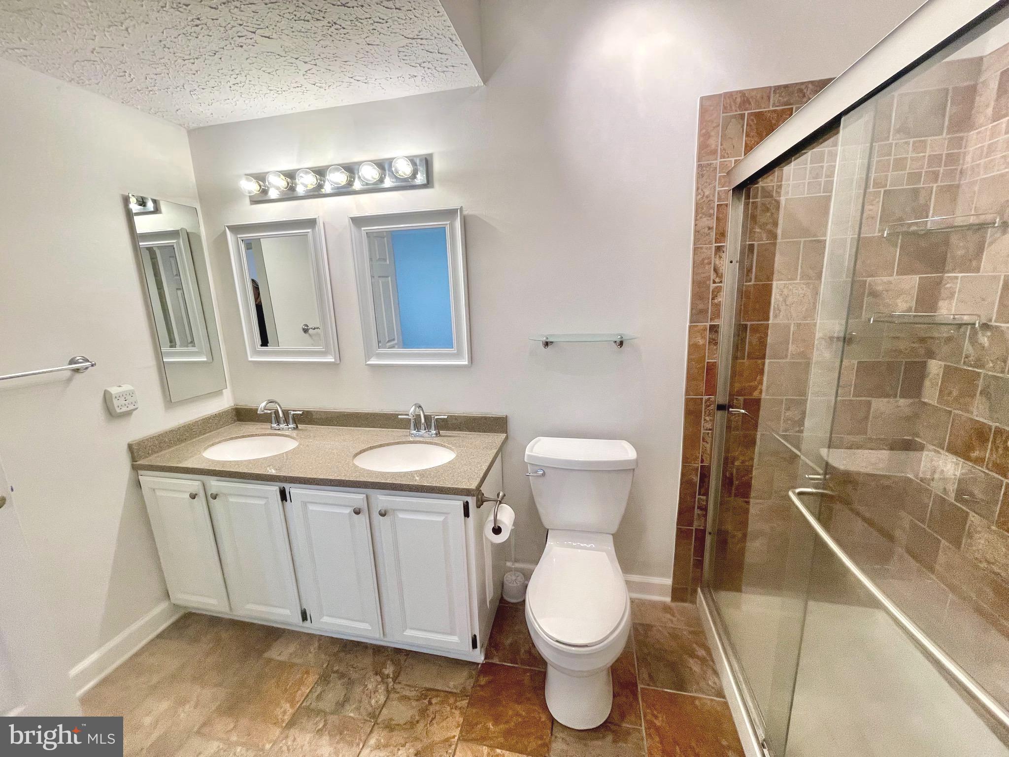 LAUREL WOODS - Residential Lease