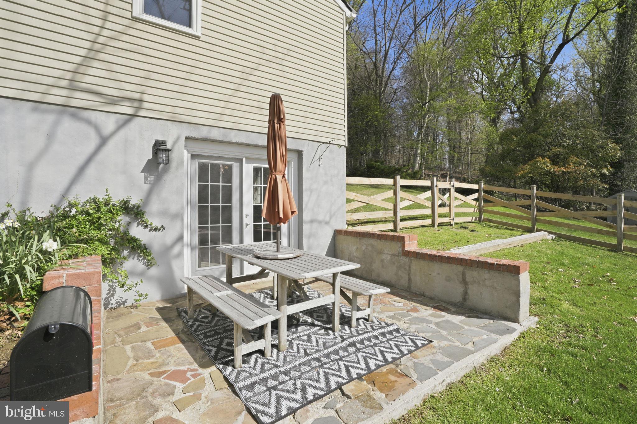 TEN HILLS - Residential