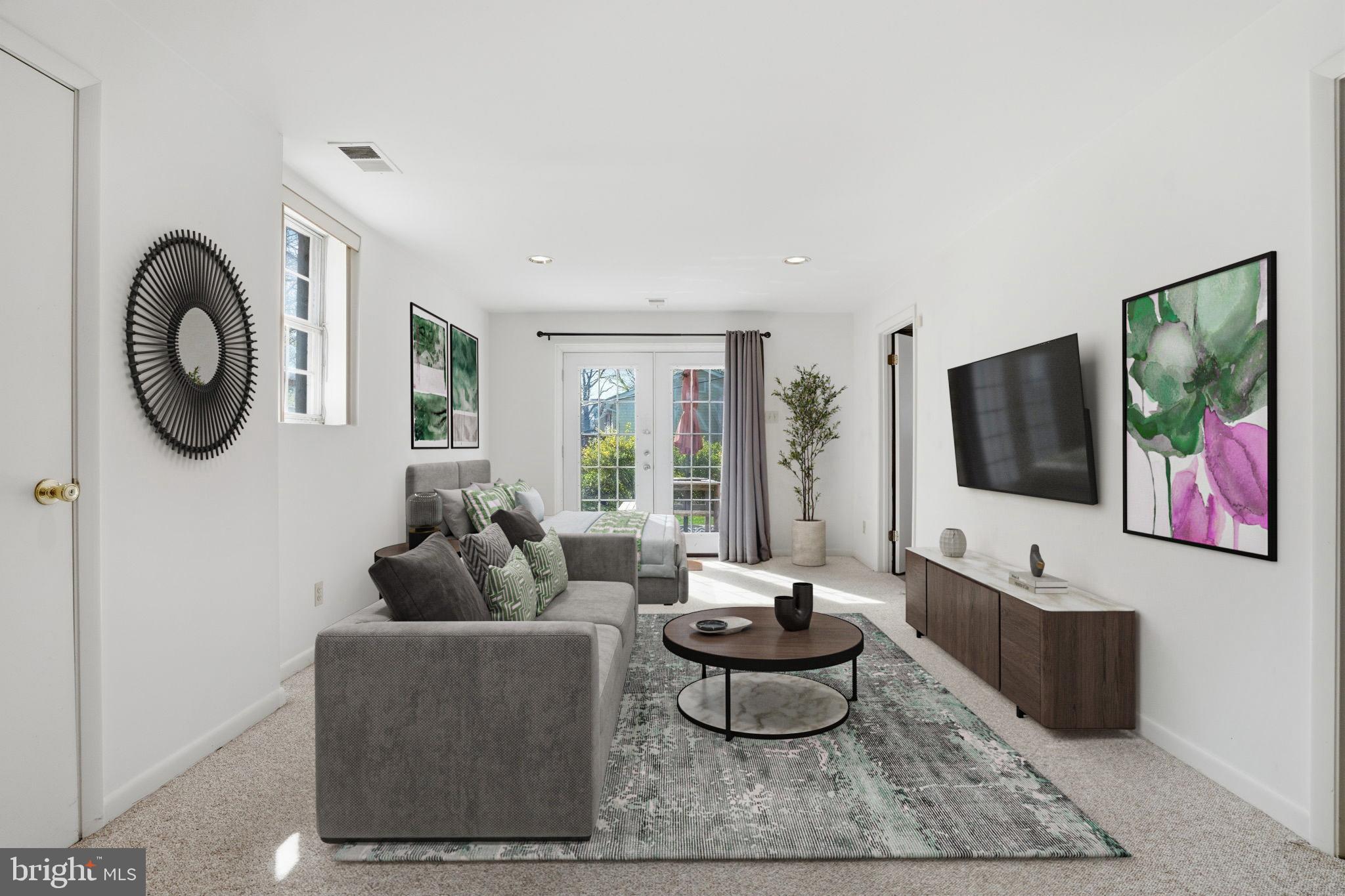 TEN HILLS - Residential