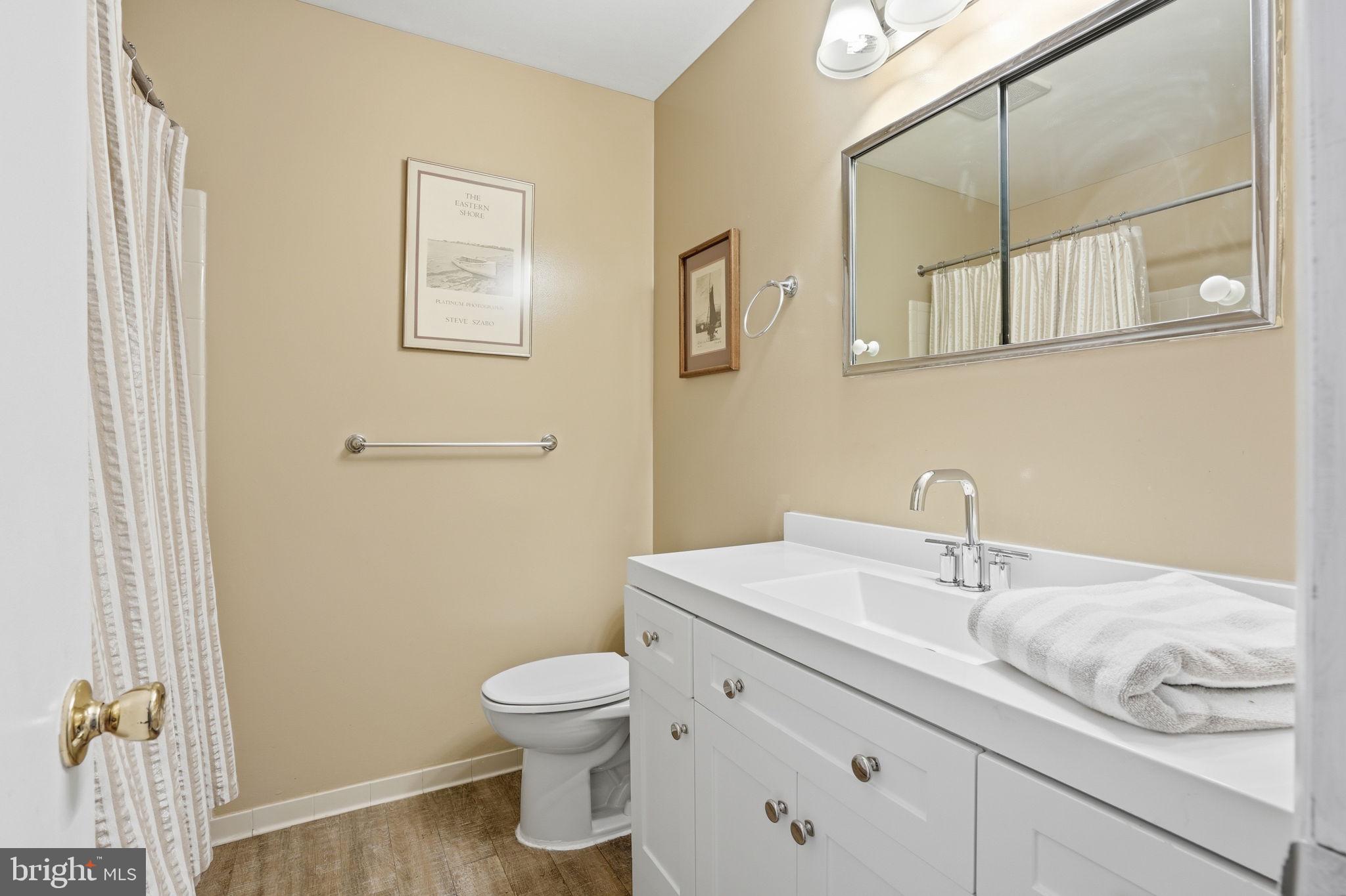 TEN HILLS - Residential