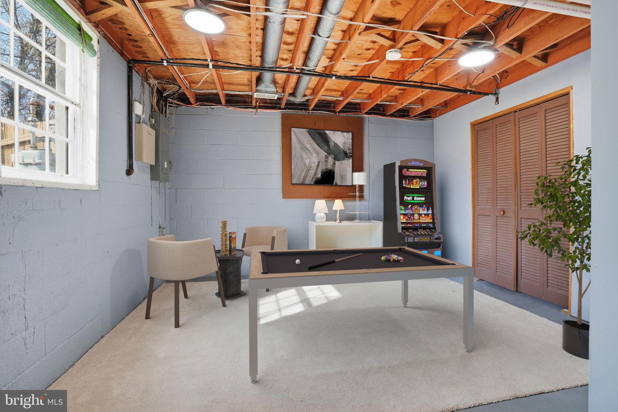 TEN HILLS - Residential