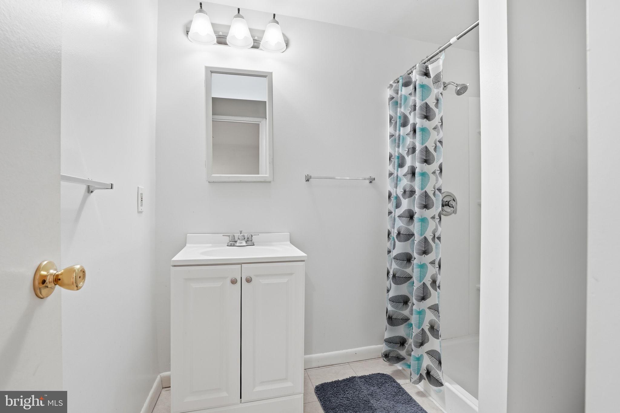 TEN HILLS - Residential