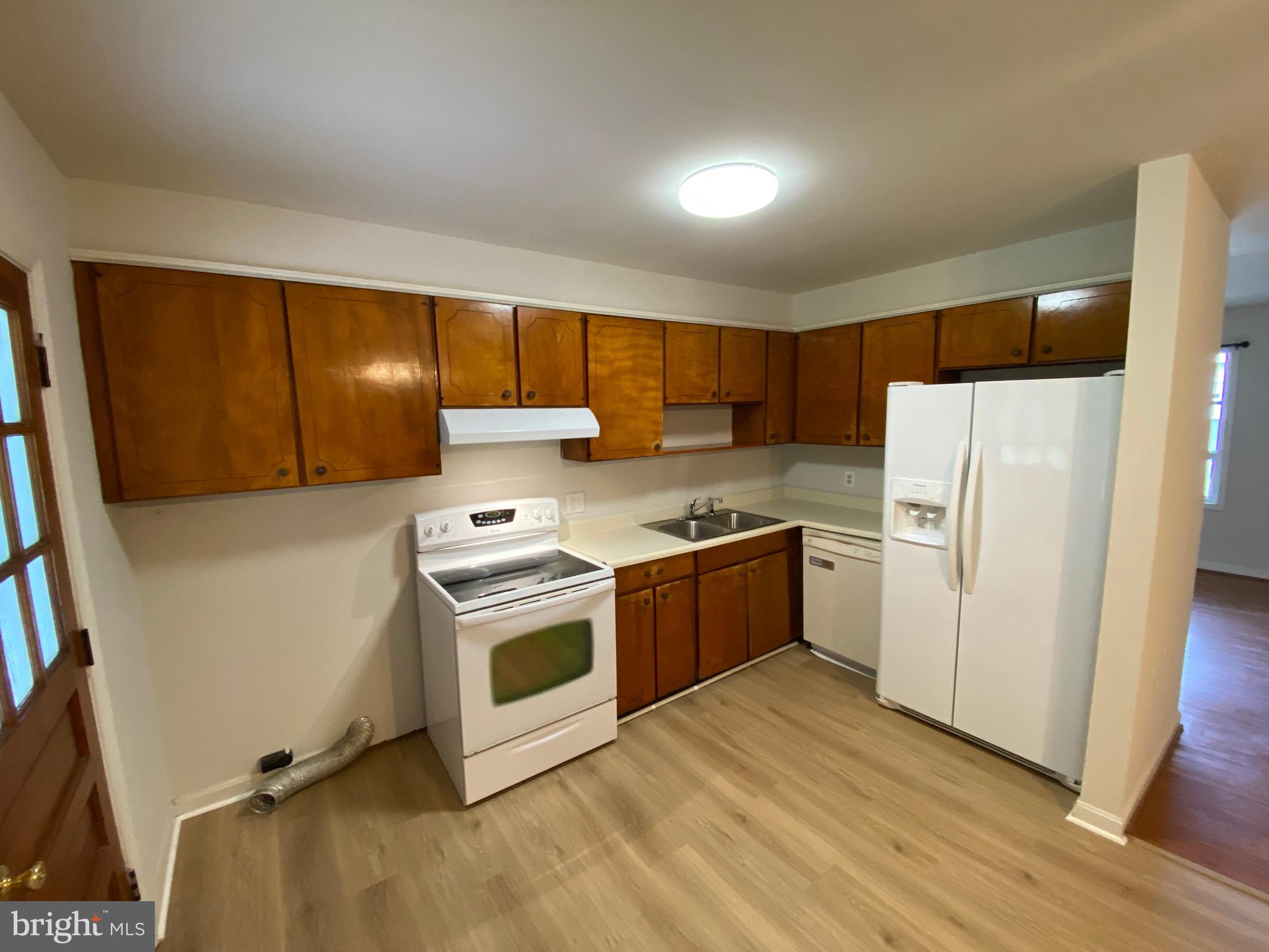 BELLEVUE COURT - Residential Lease