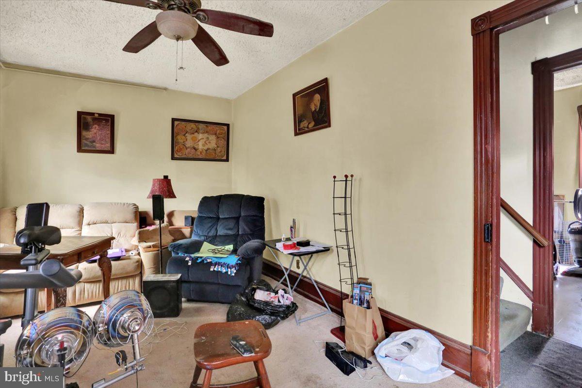 105 W WESNER ROAD