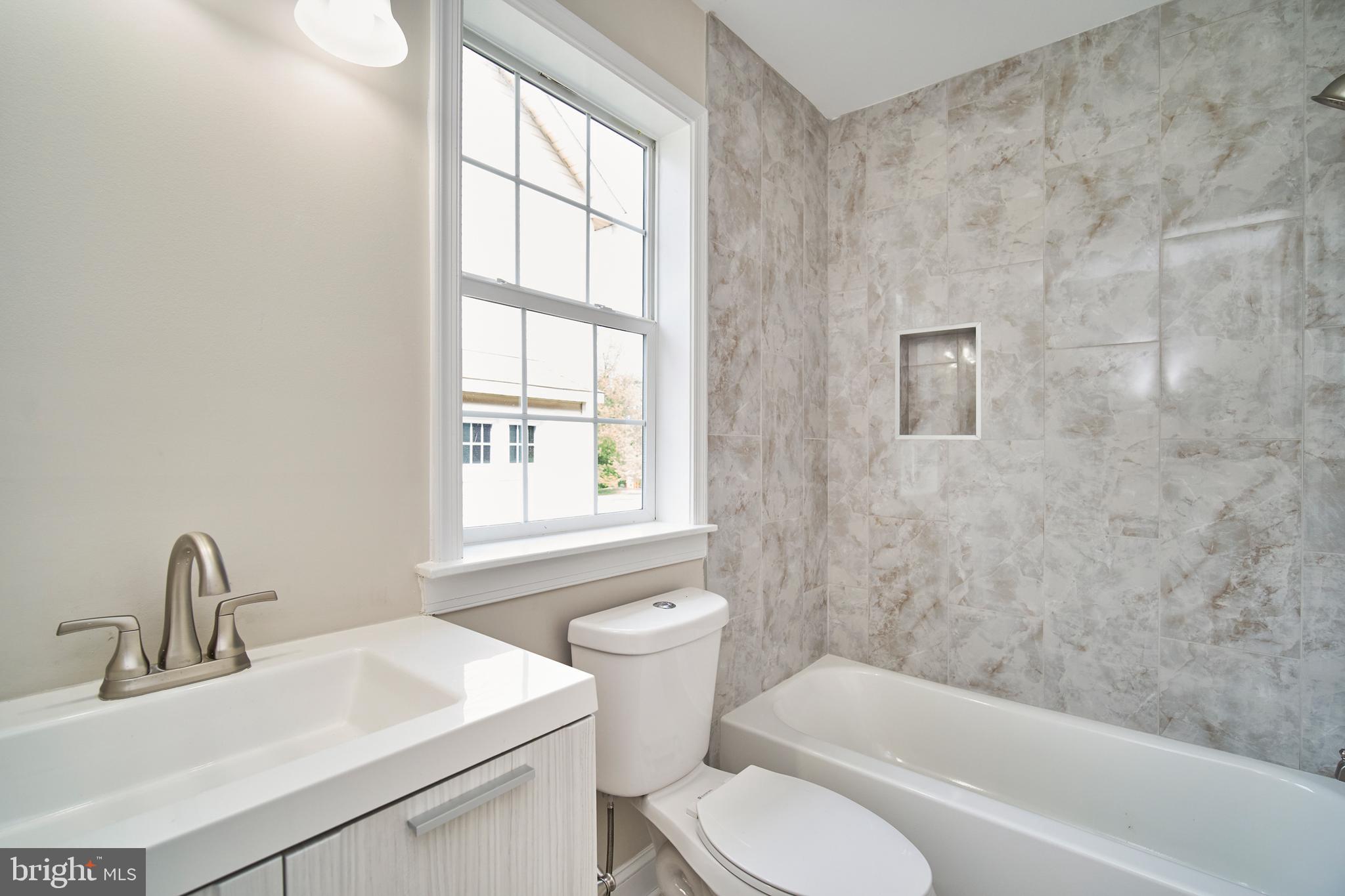 WINDSOR HILLS - Residential