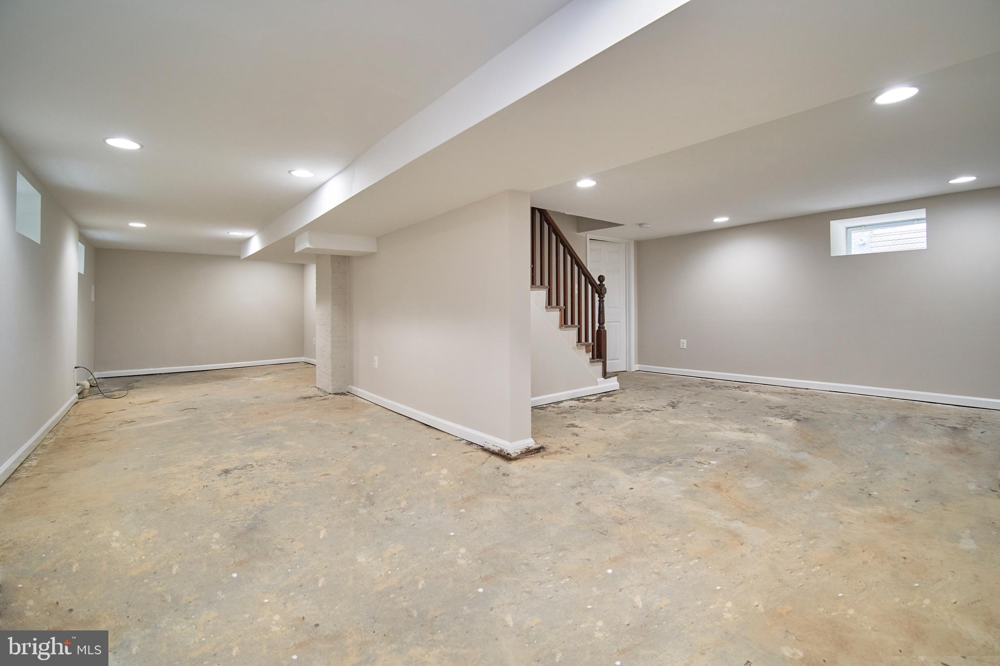 WINDSOR HILLS - Residential