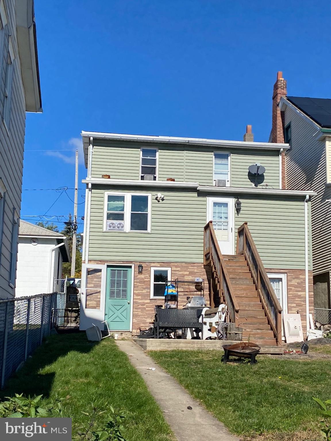 207 - 209 E MCMURTRIE STREET