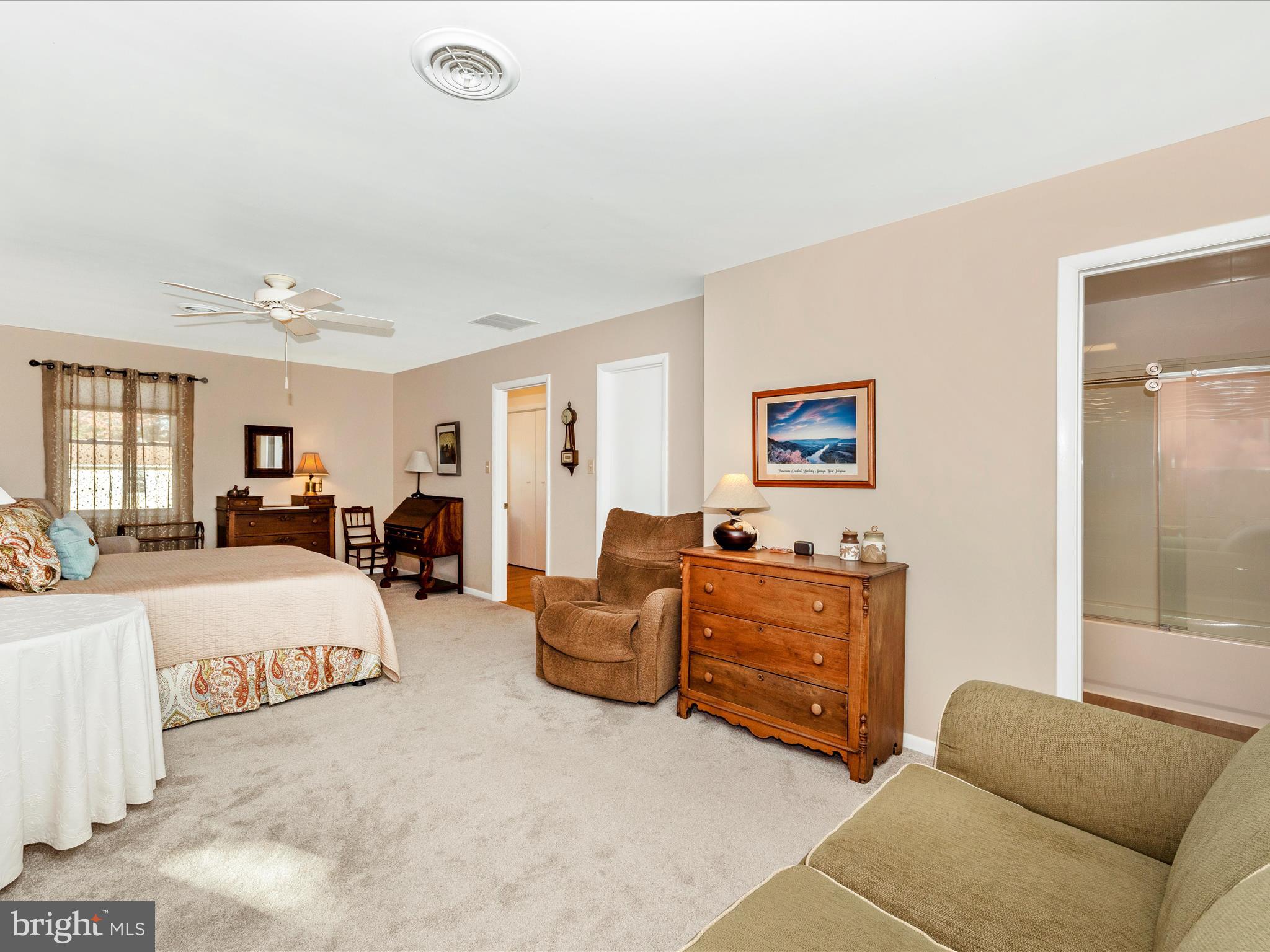 GLADE TOWN - Residential