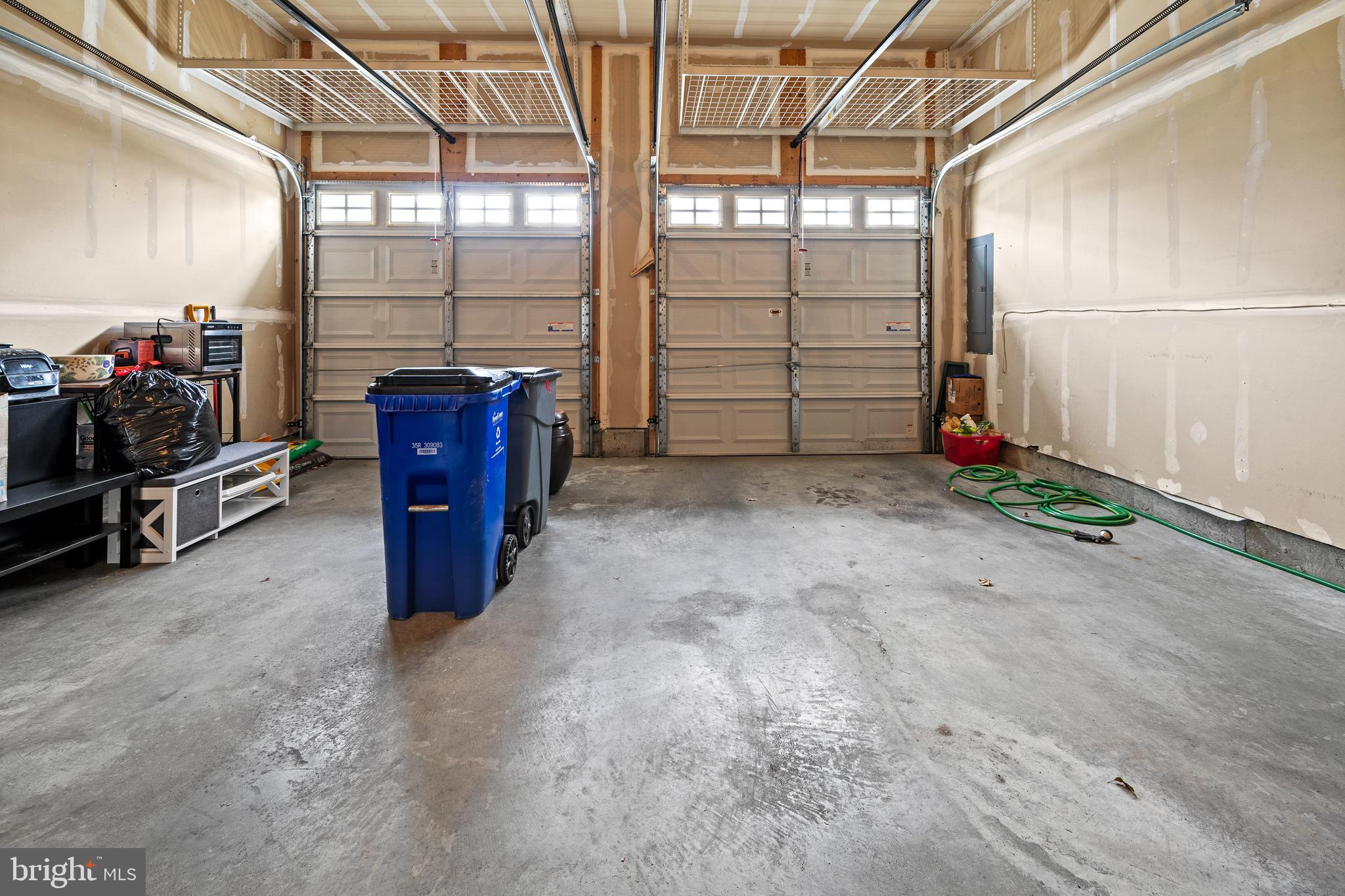 STONE LAKE - Residential