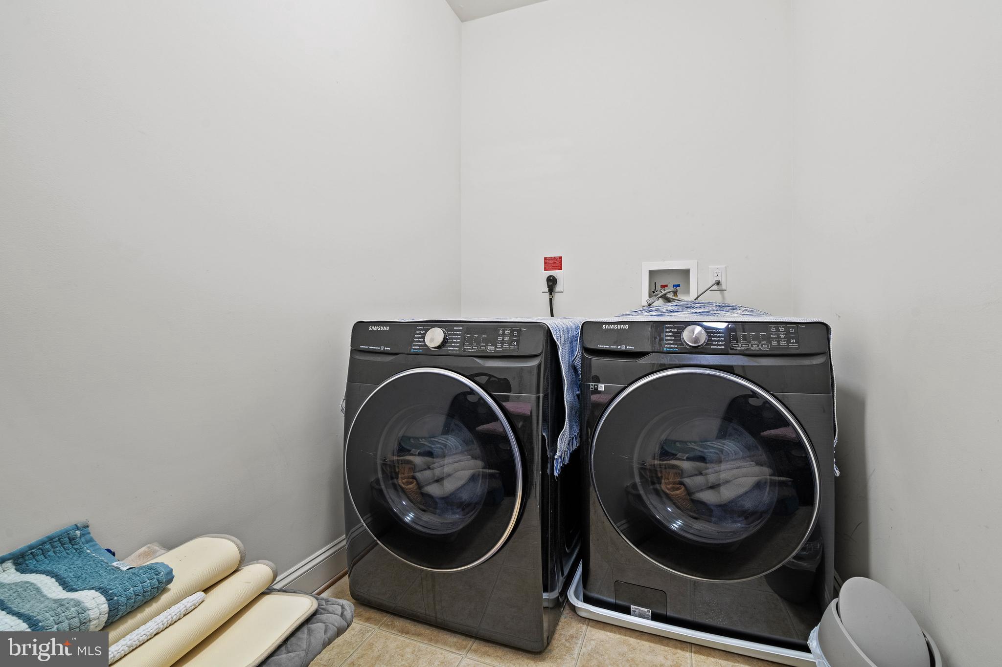 STONE LAKE - Residential