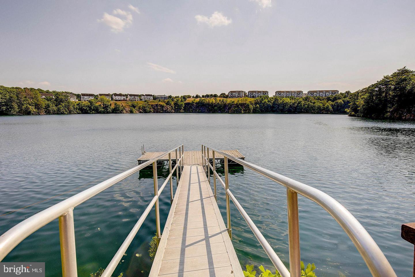 STONE LAKE - Residential