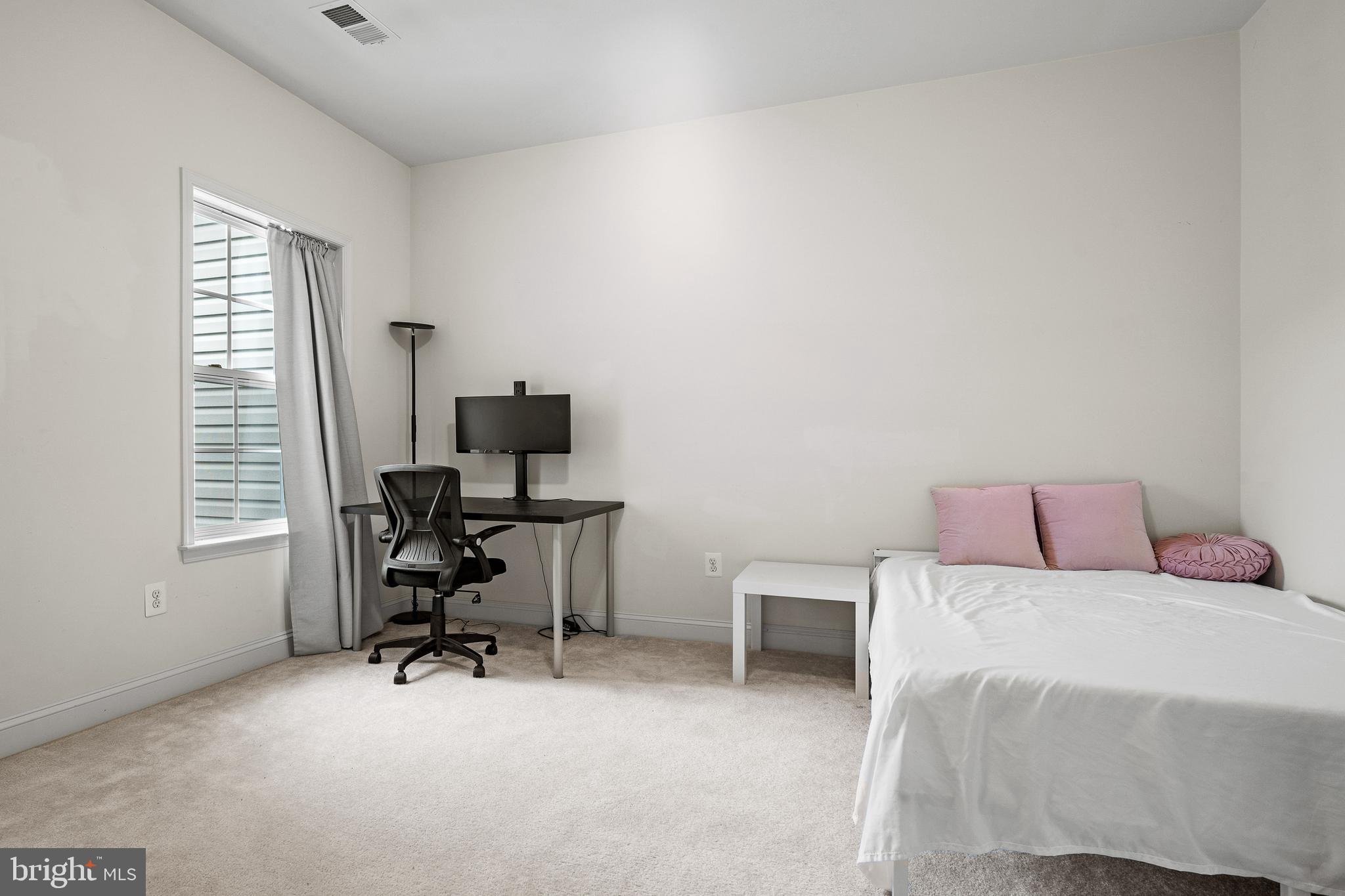 STONE LAKE - Residential