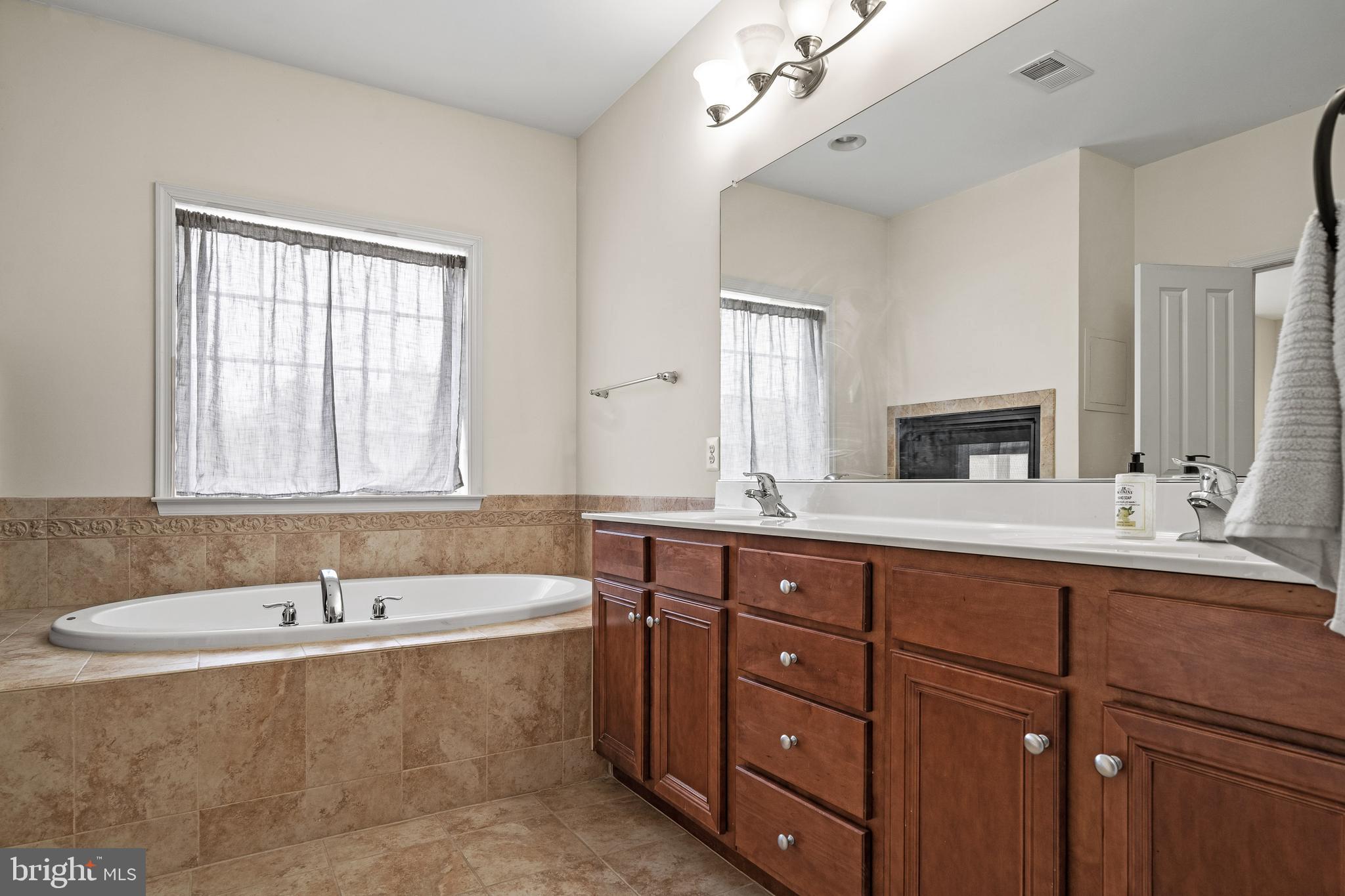 STONE LAKE - Residential