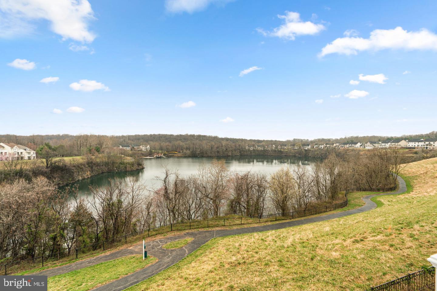 STONE LAKE - Residential