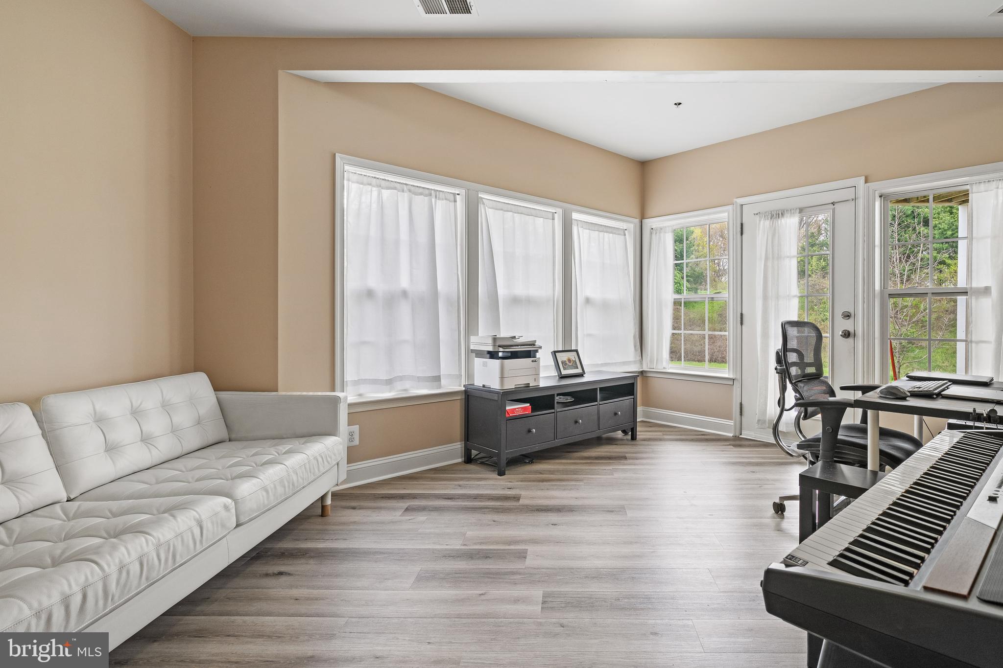 STONE LAKE - Residential