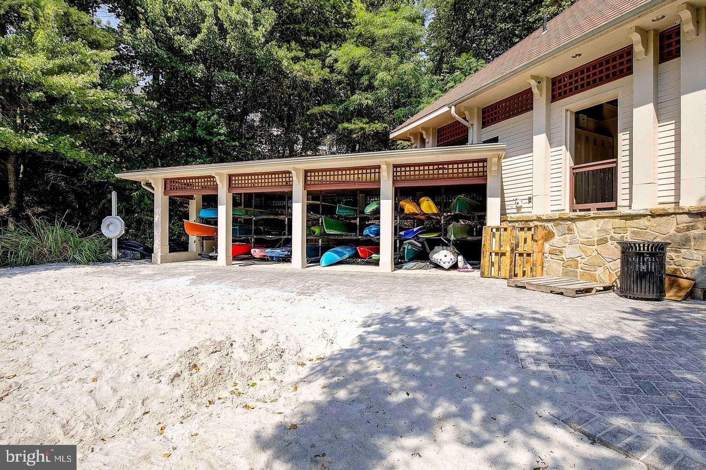 STONE LAKE - Residential