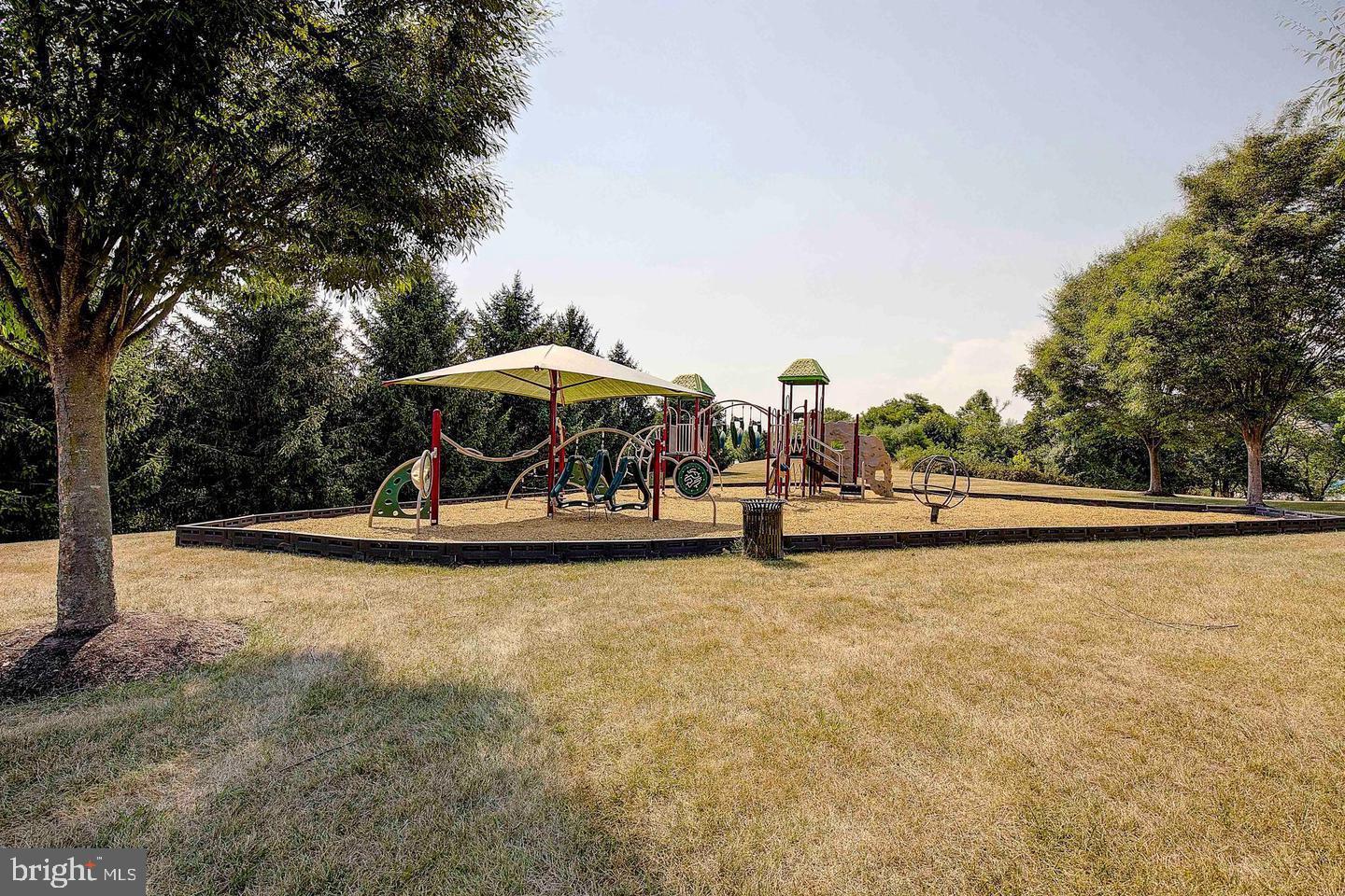 STONE LAKE - Residential