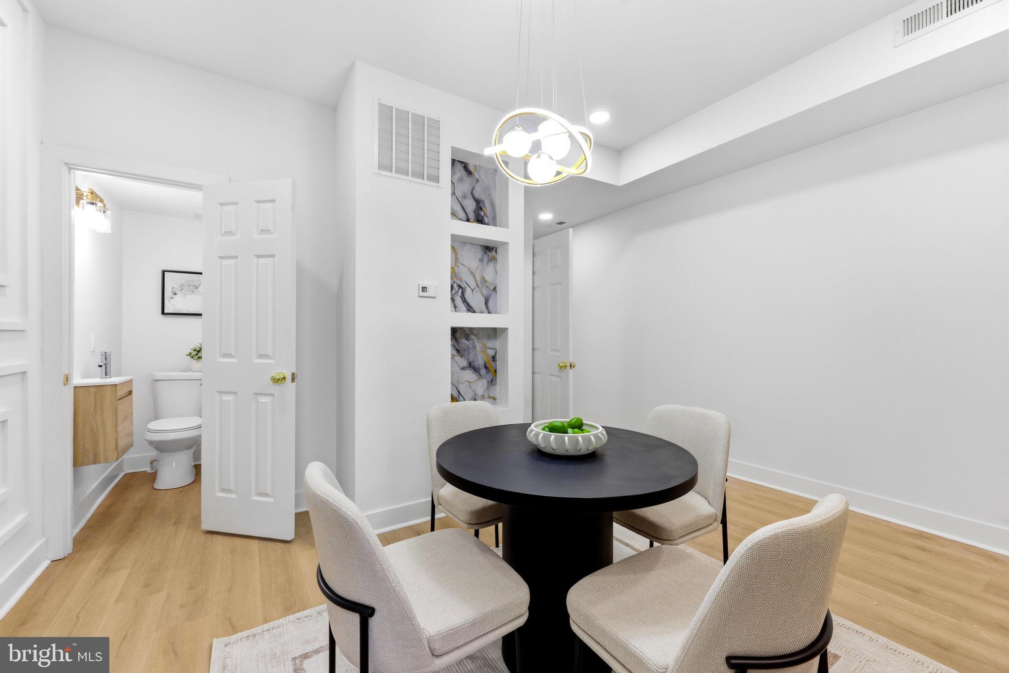 HAMPDEN HISTORIC DISTRICT - Residential