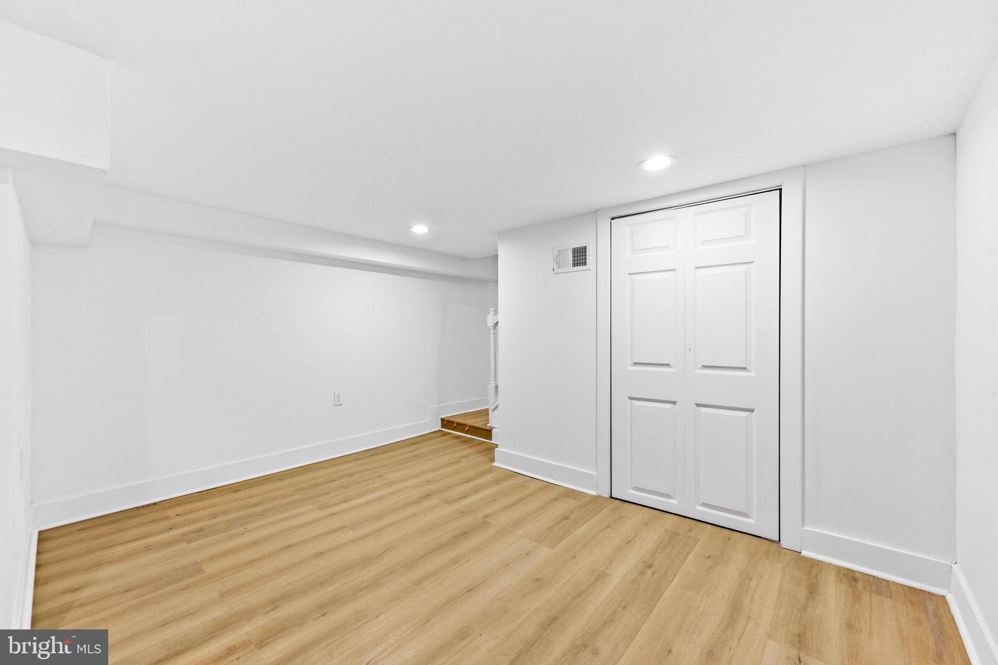 HAMPDEN HISTORIC DISTRICT - Residential