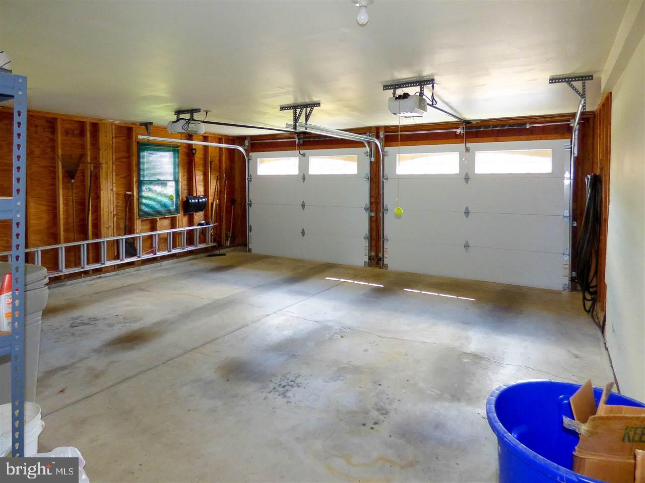 LEXINGTON MEADOWS - Residential