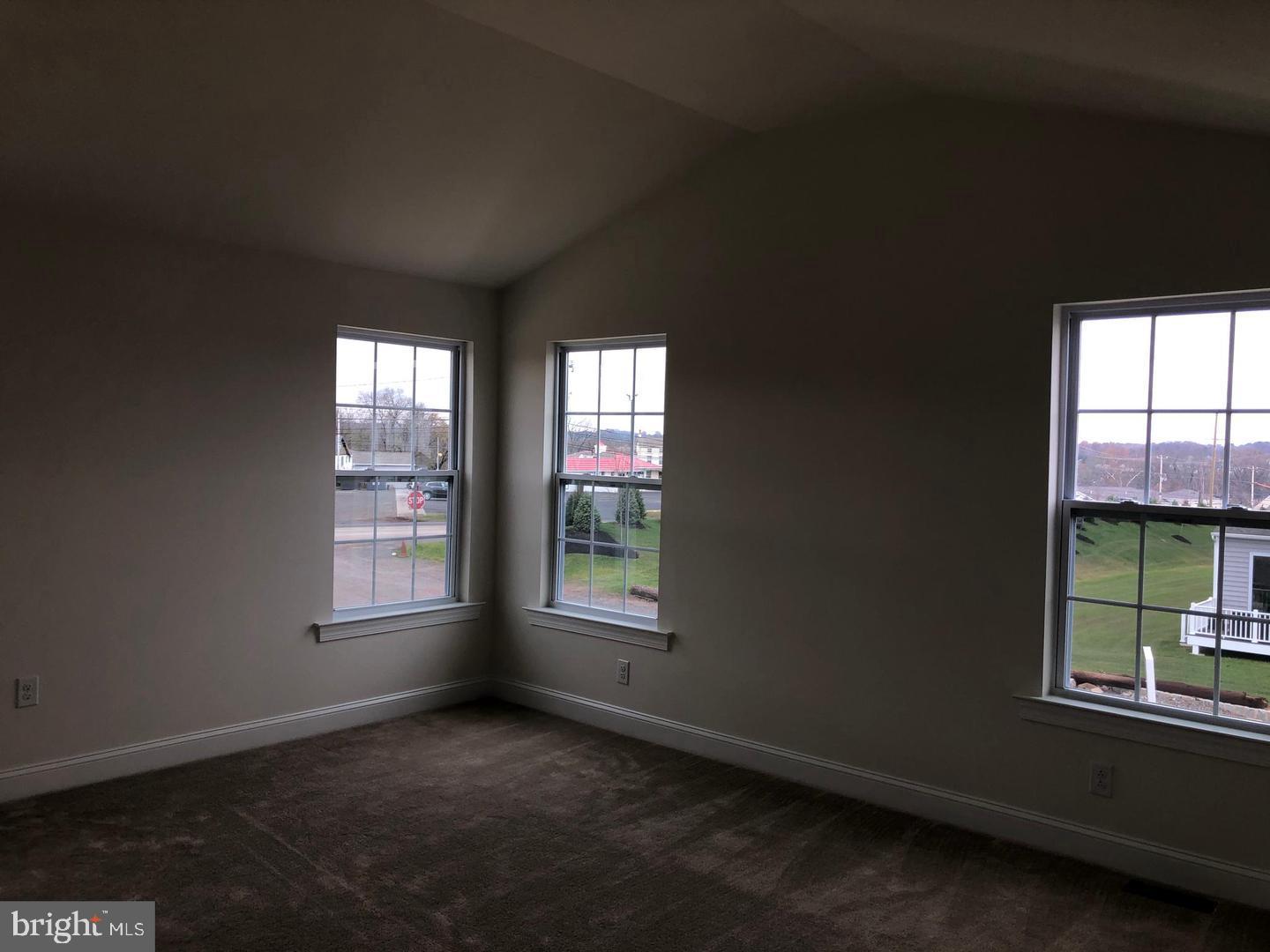 COURTS AT BRYNWOOD - Residential Lease