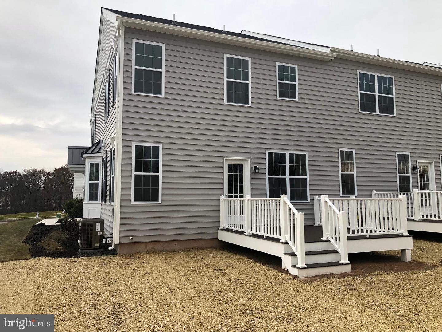 COURTS AT BRYNWOOD - Residential Lease