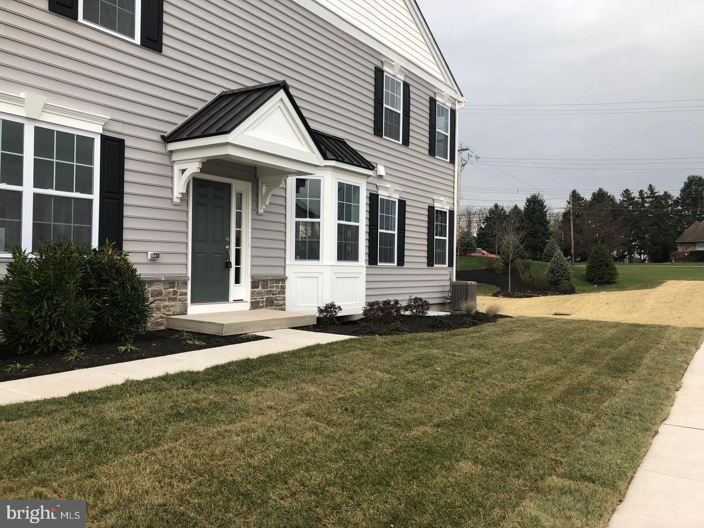 COURTS AT BRYNWOOD - Residential Lease