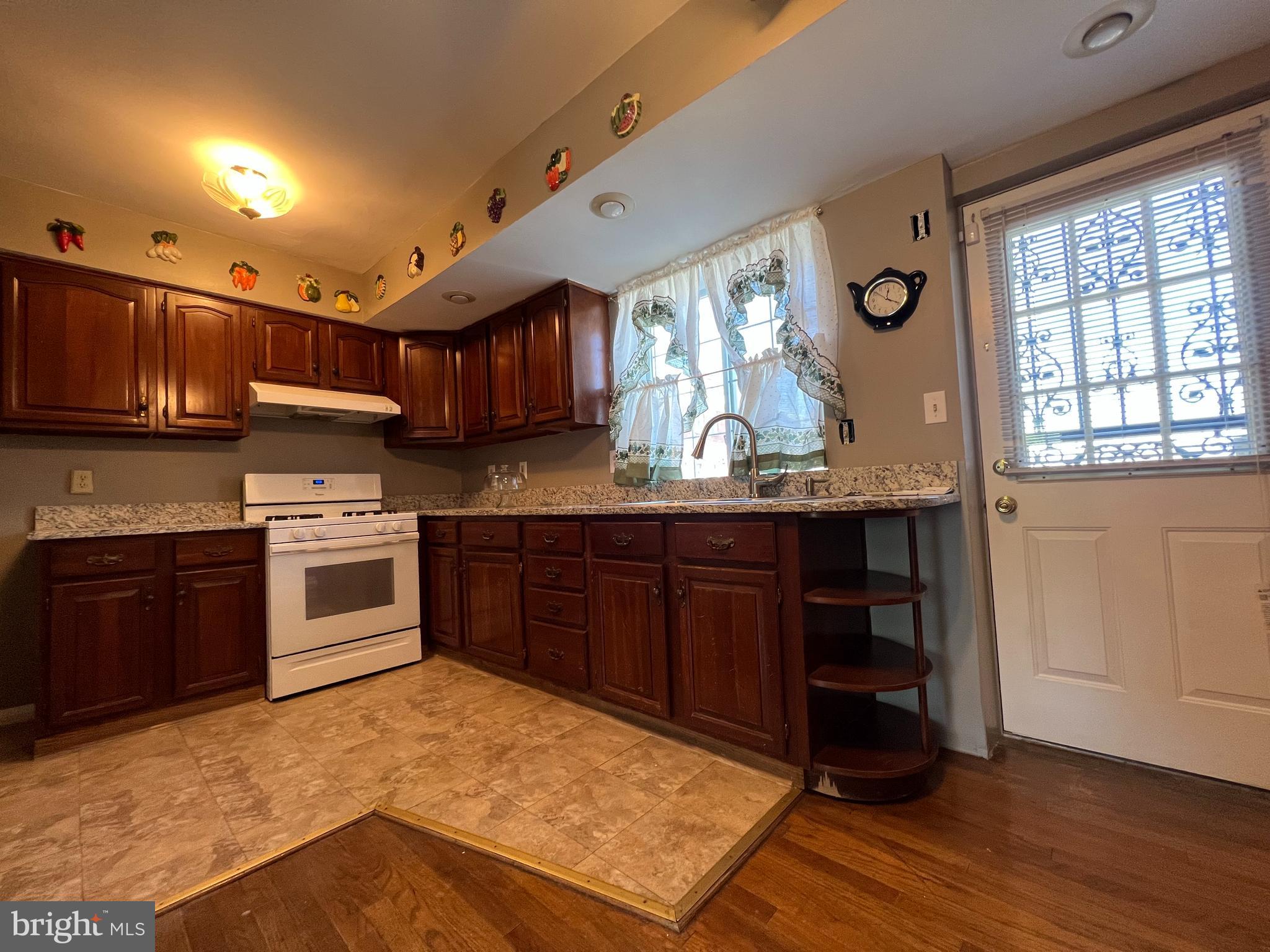 GOVANS - Residential Lease