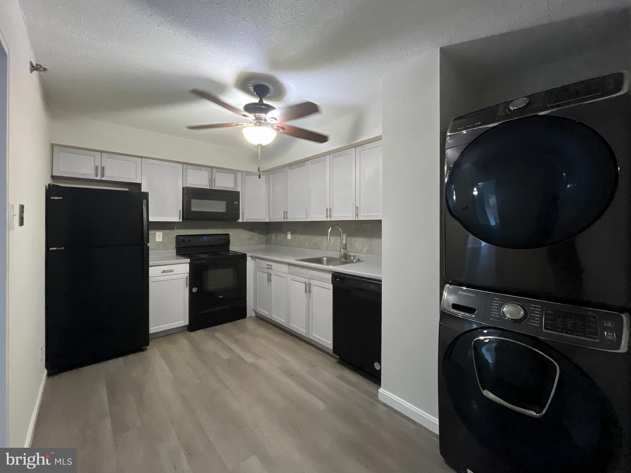 RACQUET CLUB - Residential