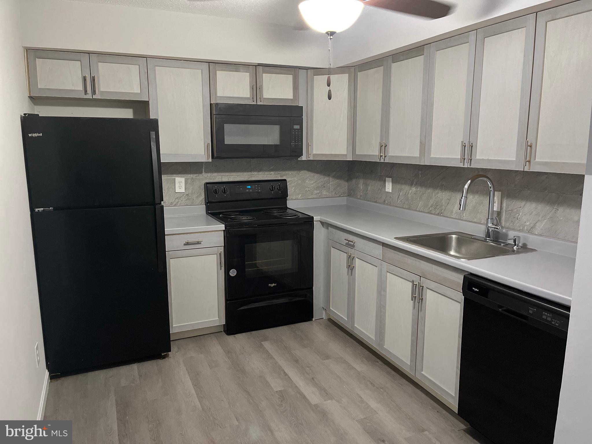 RACQUET CLUB - Residential