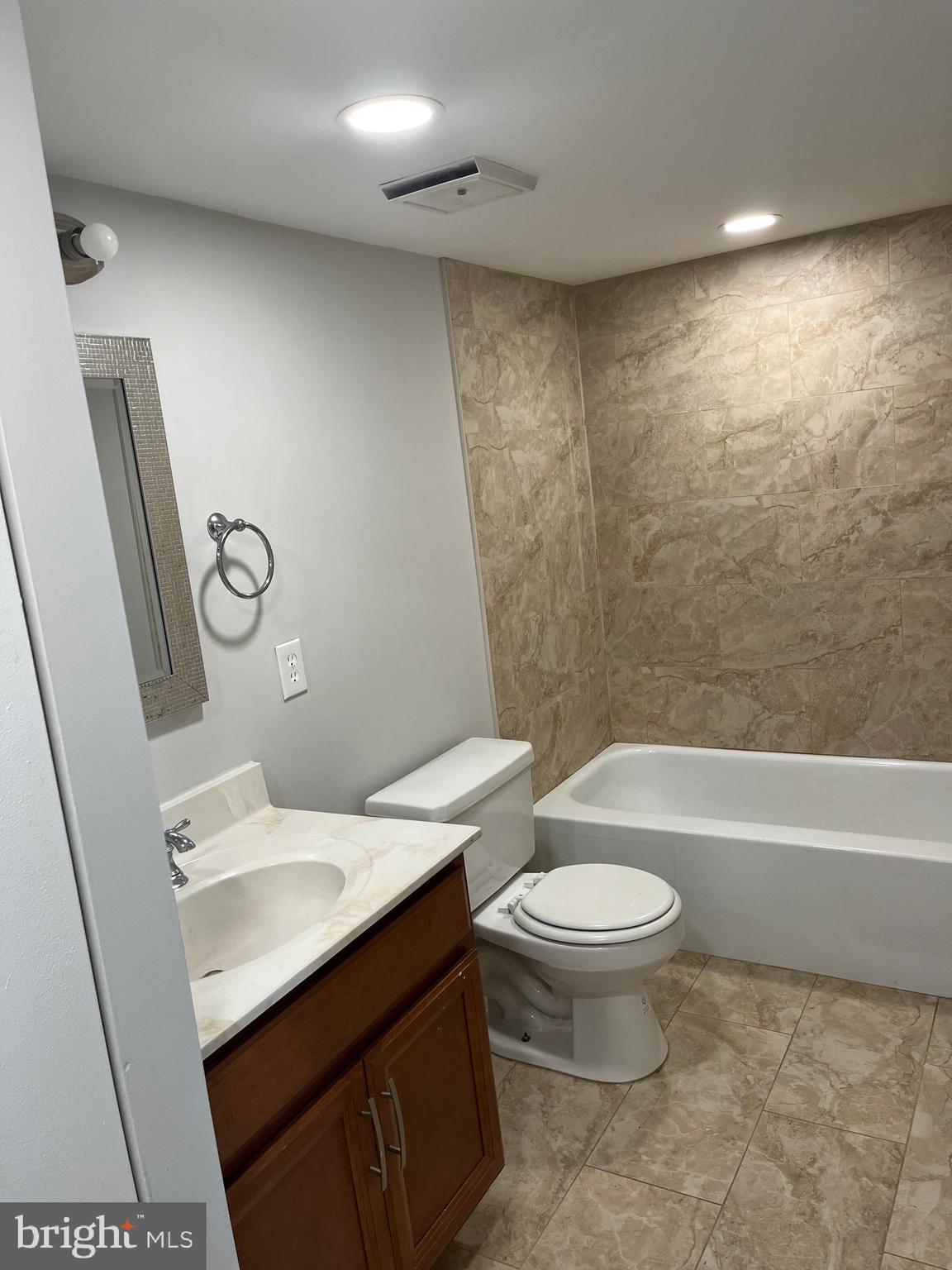 RACQUET CLUB - Residential