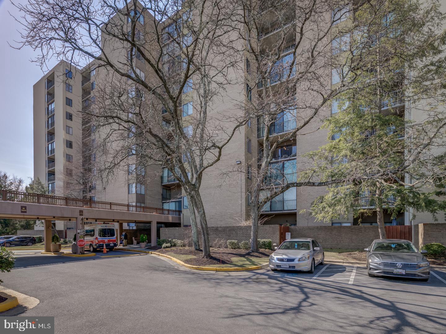 RACQUET CLUB - Residential