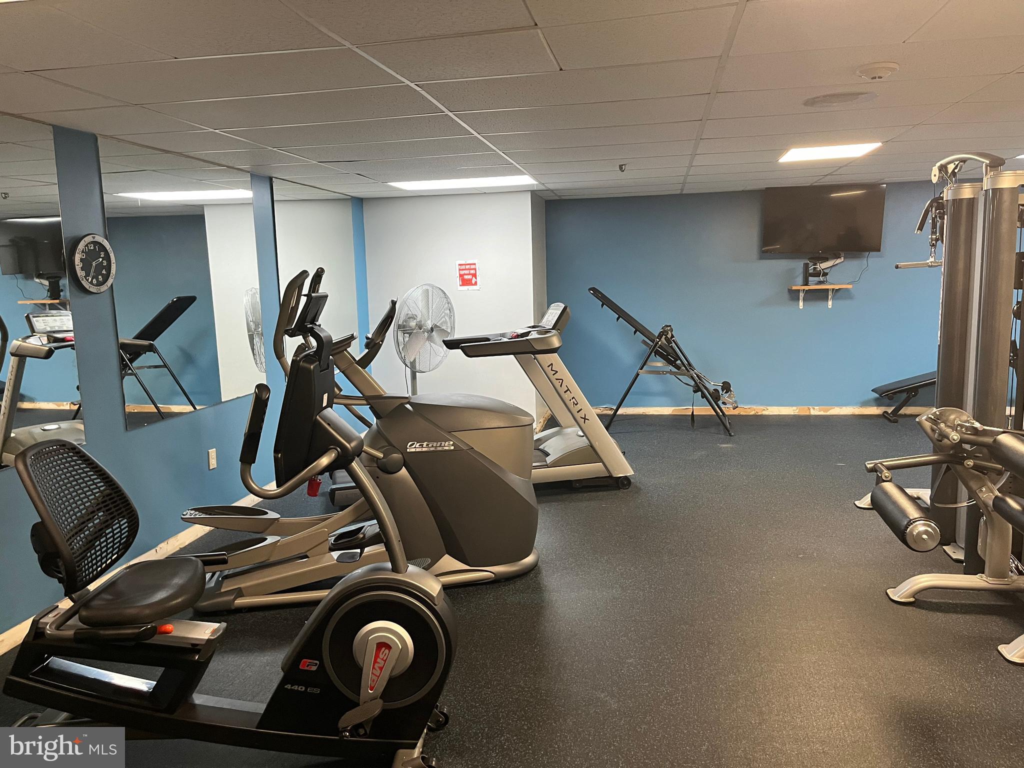 RACQUET CLUB - Residential