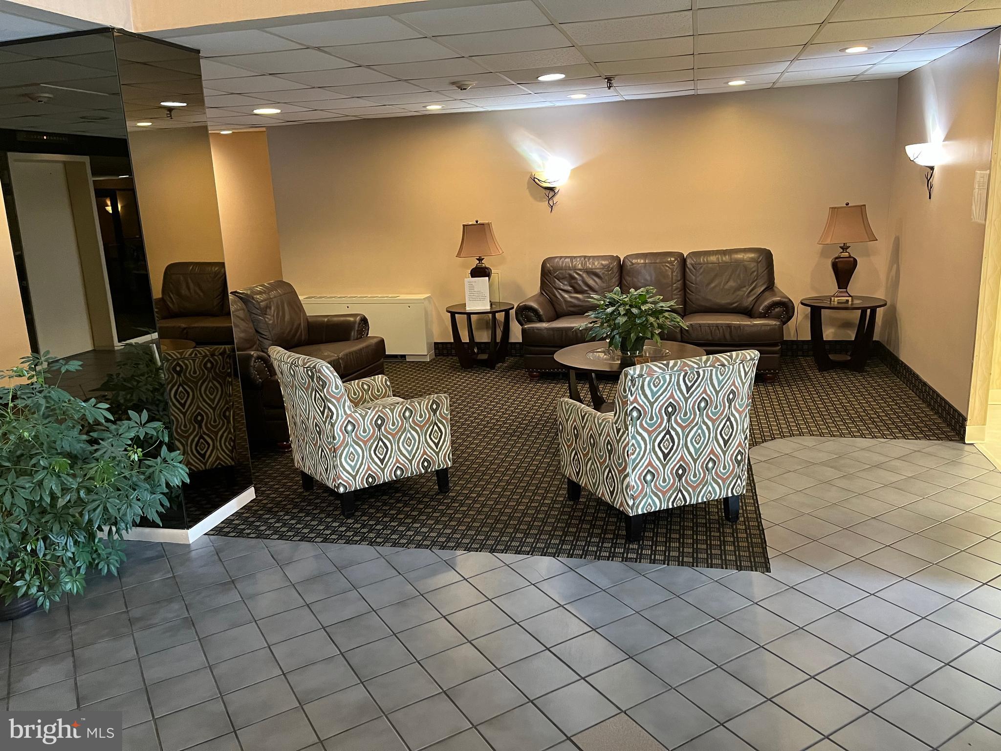 RACQUET CLUB - Residential